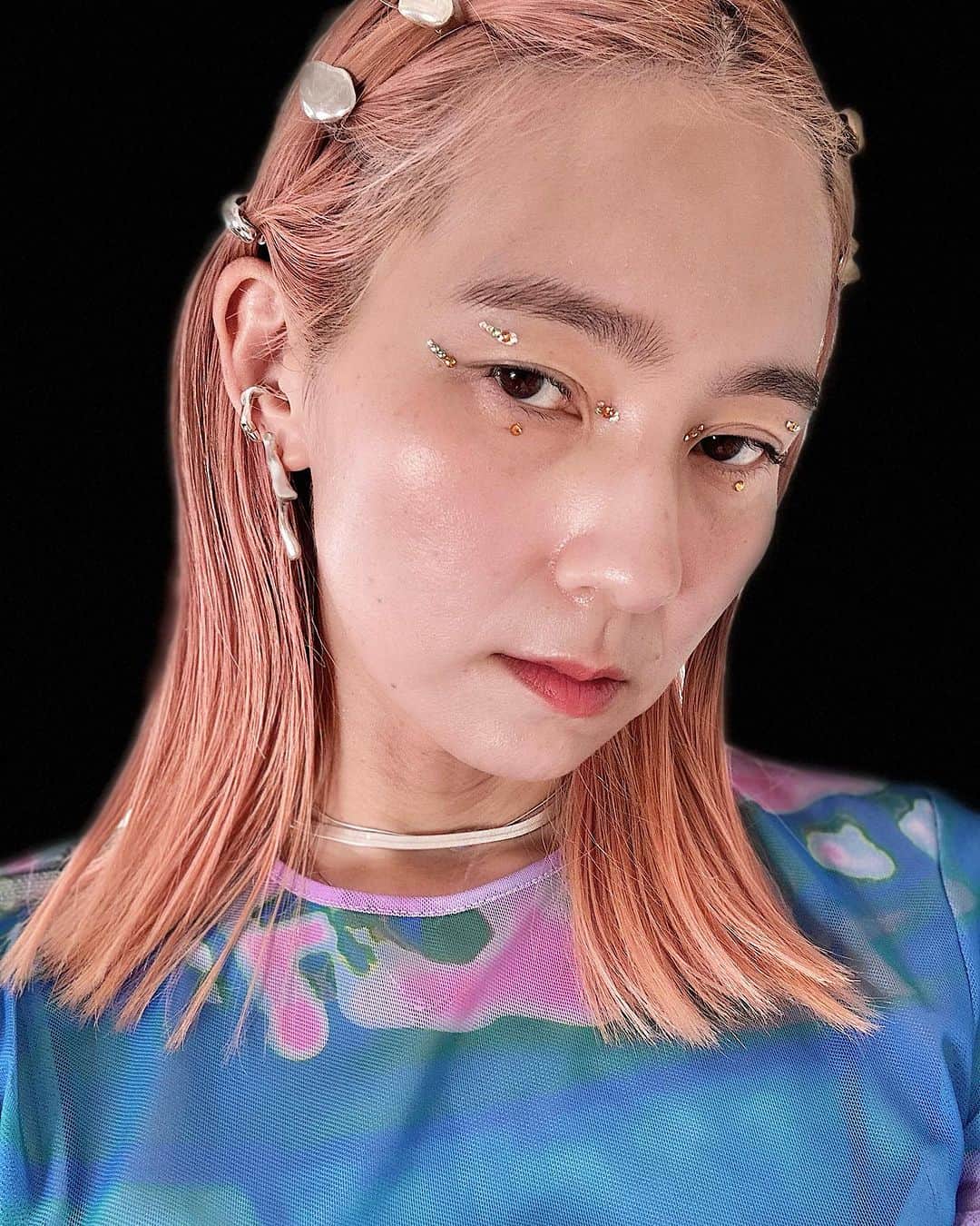 三苫愛のインスタグラム：「本日18時アップのYouTubeはフェスメイク💄❤️‍🔥フェス以外でも特別なイベントのメイクの参考になれば嬉しいです🍧」