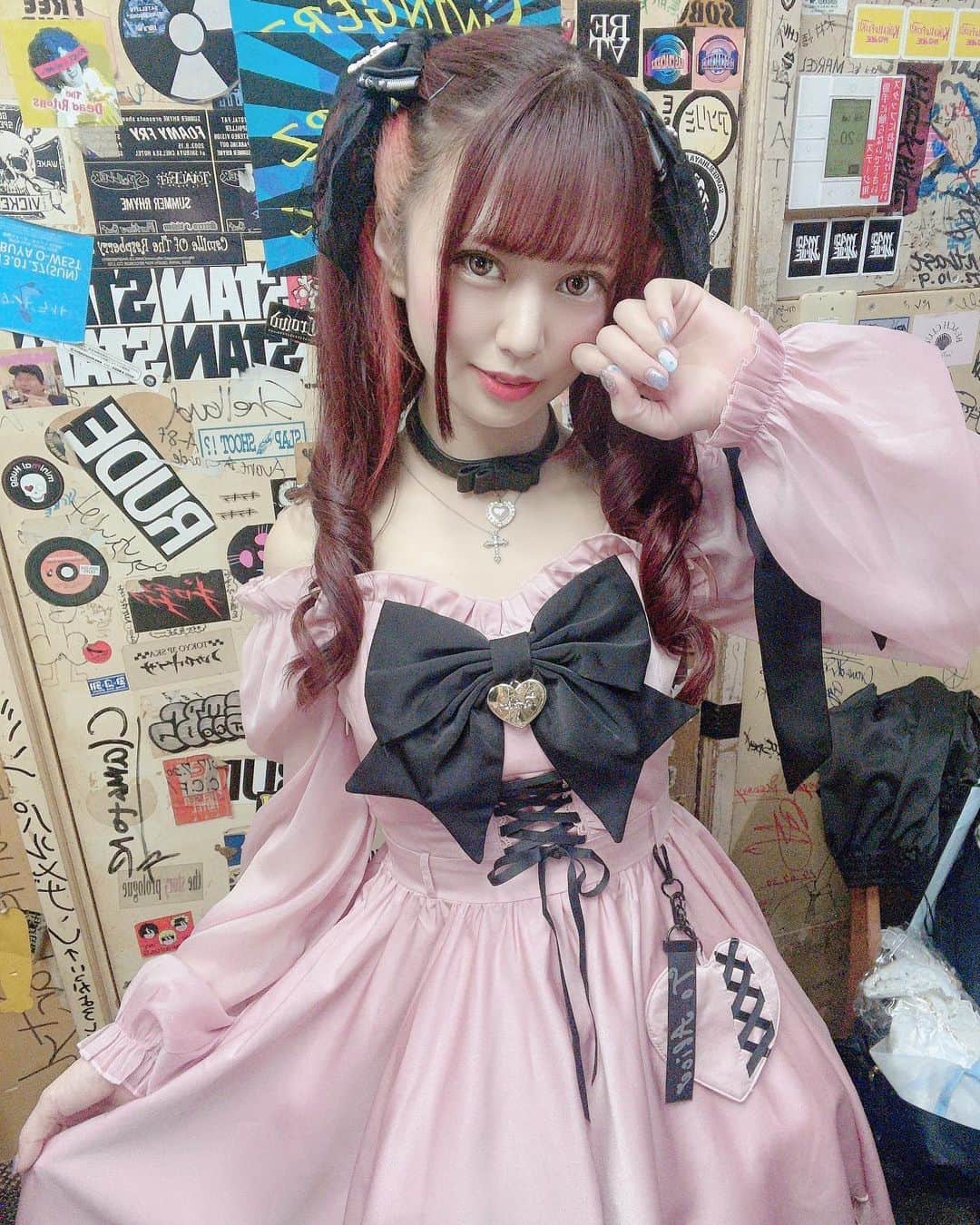 絵仁さんのインスタグラム写真 - (絵仁Instagram)「毎日めまぐるしいけど 今日もがんばろーう🦇💕 私は今日はバースデーライブの撮影です🐰 ❤︎ ❤︎ ❤︎ #サンリオ #ロリータ #ロリータファッション #ロリータ服 #ロリータコーデ #ロリータワンピース #ロリィタ #ロリィタファッション #ロリィタコーデ #サンリオえに #산리오 #サンリオ #sanrio #toalice #kawaii #ライブコーデ」7月1日 14時32分 - eni_tc