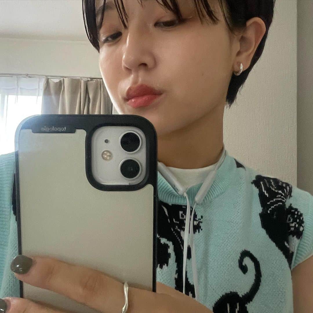 真雪さんのインスタグラム写真 - (真雪Instagram)「@daughtersjewelry  お気に入りのフープイヤリング〜 こういうシンプルなやつ大好き」7月1日 14時56分 - fujitamayuki__