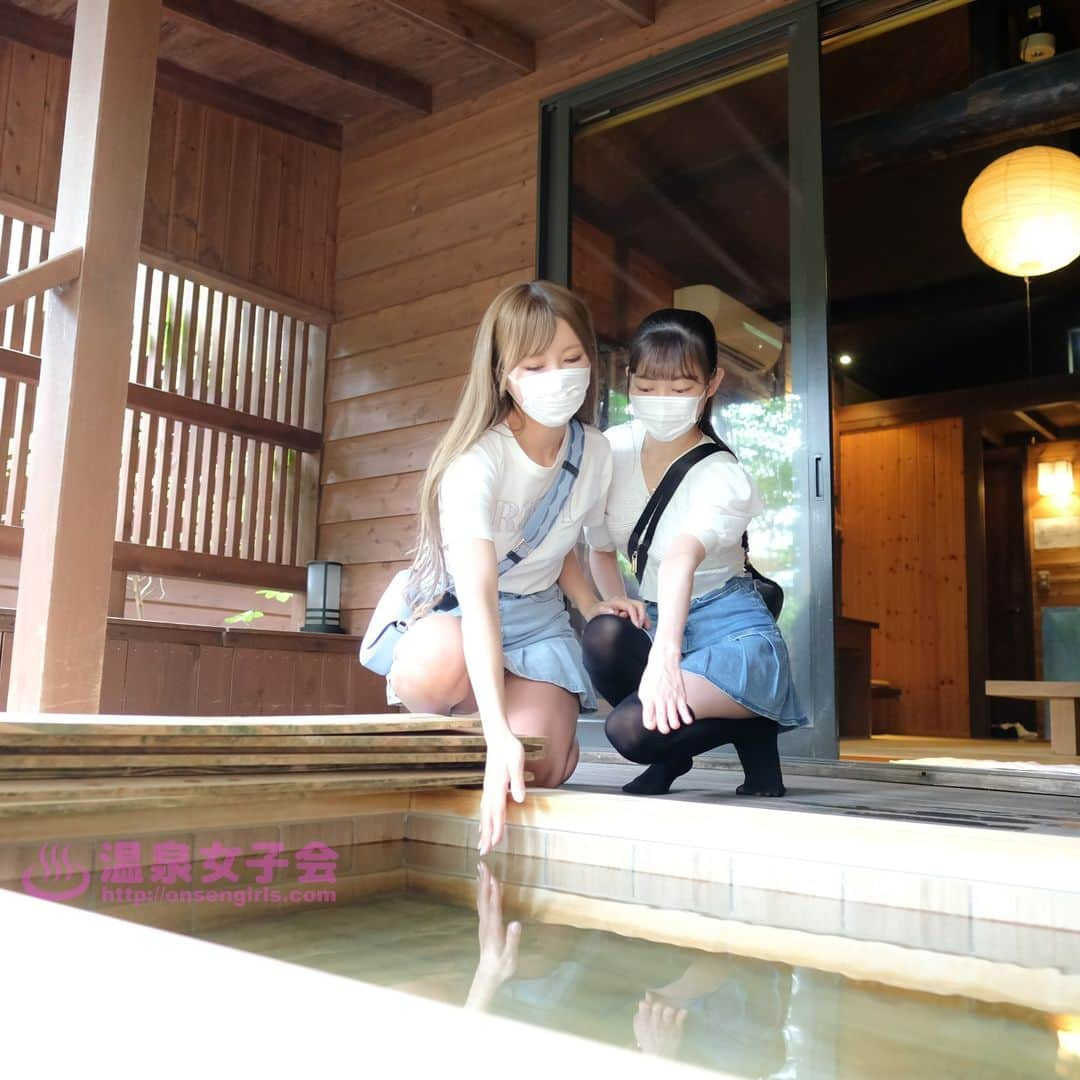 葉山みさきのインスタグラム：「動画はYouTubeで♪ ファンクラブはツイッターから↓↓ https://twitter.com/hotspring_girls  #温泉旅行 #温泉女子 #温泉女子会 #貸切露天風呂 #混浴 #源泉かけ流し #客室露天風呂」