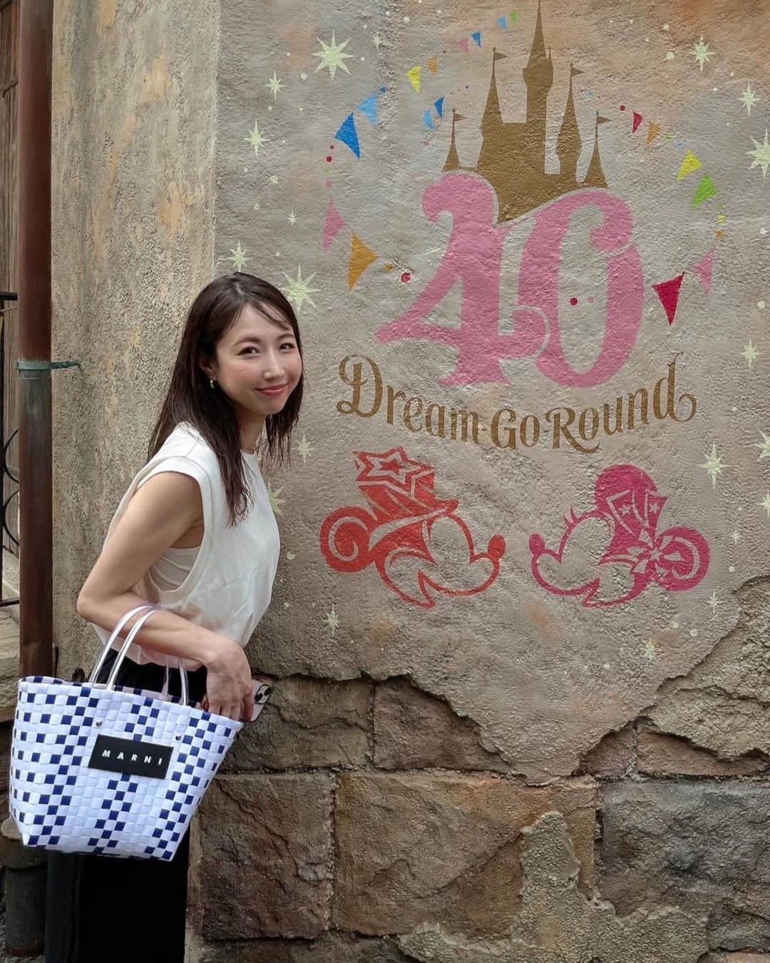 崎本ゆかりのインスタグラム：「🪼 先日の、久々すぎる DisneySea 雨予報も傘いらず、平日で空いてて たっぷり楽しめました✨  . #disneysea  #東京ディズニーリゾート40周年  #ドリームゴーラウンド  #ディズニーシー #平日ディズニー  #ディズニー大好き」