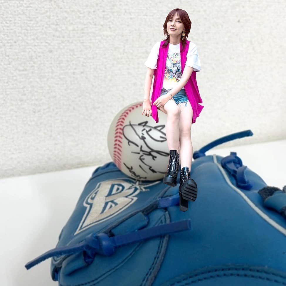 相川七瀬さんのインスタグラム写真 - (相川七瀬Instagram)「会場にて、ARフォトフレームを実施しています。7パターンの私の写真のフレームがあります！お楽しみに😊 ちょっと自分でも撮って遊んでみた。こんな感じです。  左上のチャッピーをタップすると、 Instagramに飛ぶので、投稿もぜひしてみてね😆  さて、今回のライブのメンバー 紹介です。  drum zack @freezack0111  bass COMP @butaotome_comp  guitar SHUN @taityou_guitar  keyboard 宮崎祐介 @yusuke_miyazaki   #七瀬の日 #backtotherock」7月1日 16時14分 - nanasecat