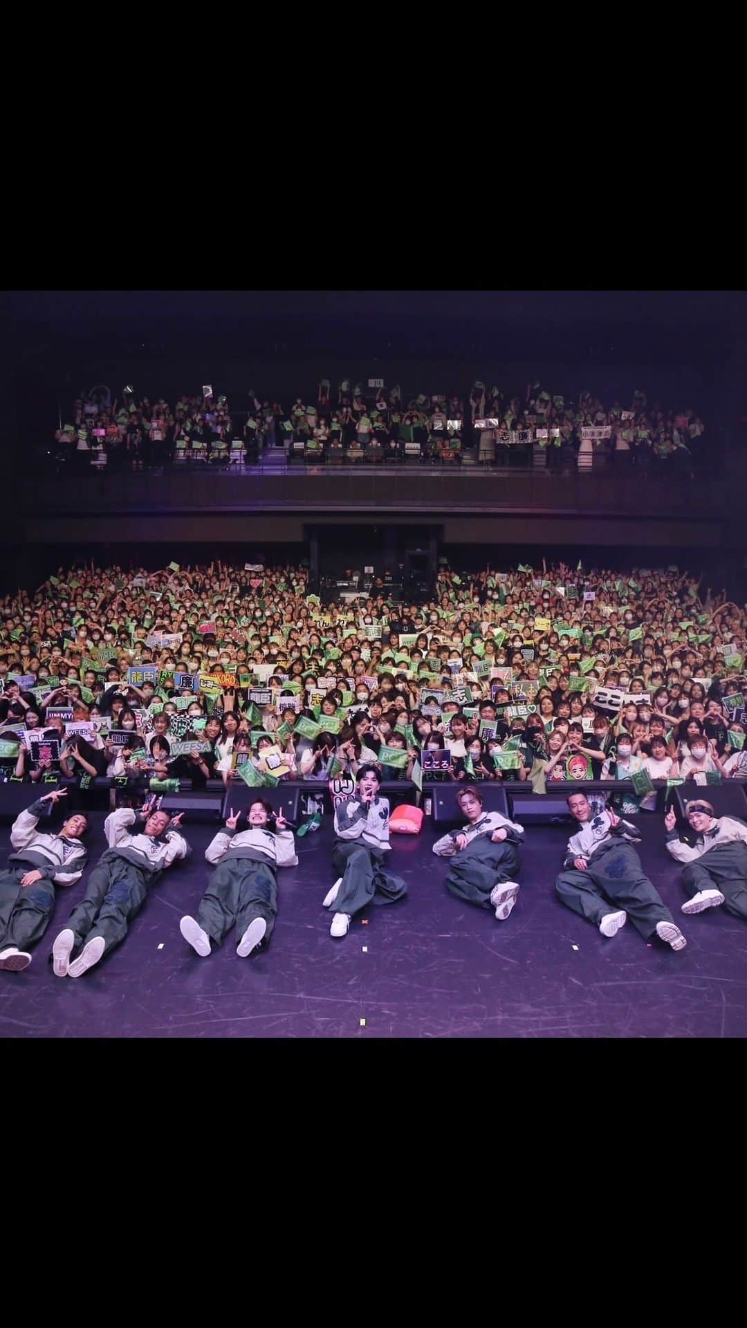 のインスタグラム：「. PSYCHIC FEVER LIVE TOUR 2023 "P.C.F" FUKUOKA  Stage clip with beloved fans, #ForEVER💚  #PCFLIVETOUR #PSYCHICFEVER #ไซคิกฟีเวอร์ #PCF」