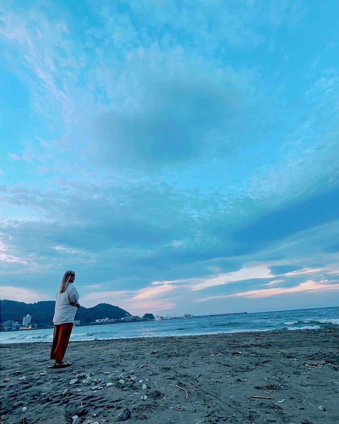 MINMIのインスタグラム：「とある撮影 海があったかい　🤍 shooting  water was so warm」