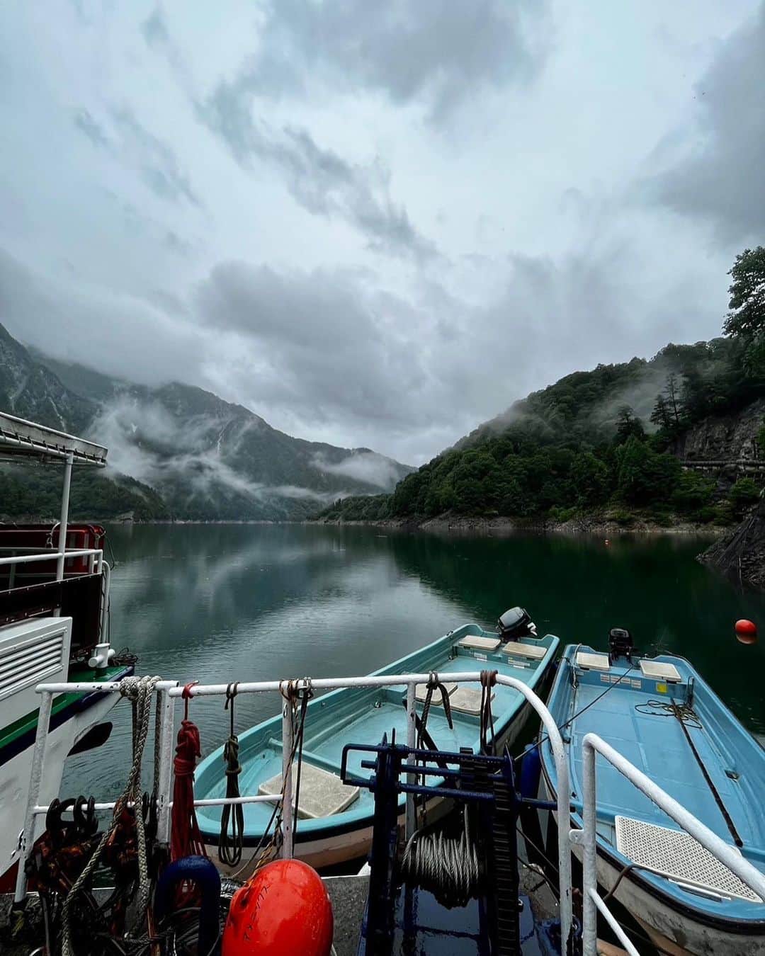 中丸雄一さんのインスタグラム写真 - (中丸雄一Instagram)「富山県の黒部ダムに行った。完成して今年で60年になるそう。あまりにも景色が良かった。  標高が1400m以上あるそうで、特に夏はひんやりして旅先としておすすめ。」7月1日 16時38分 - y_nakamaru_94