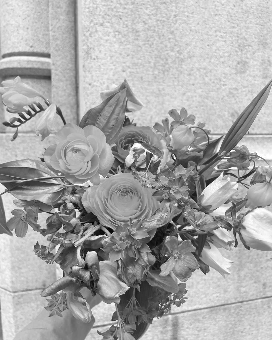 Manaさんのインスタグラム写真 - (ManaInstagram)「💐 お花もらったの☺️とっても嬉しい！ 可愛くて癒されました✨ ⁡ ⁡ ⁡ #flower #bouquet #flowerbouquet」7月1日 16時49分 - mana.tcy