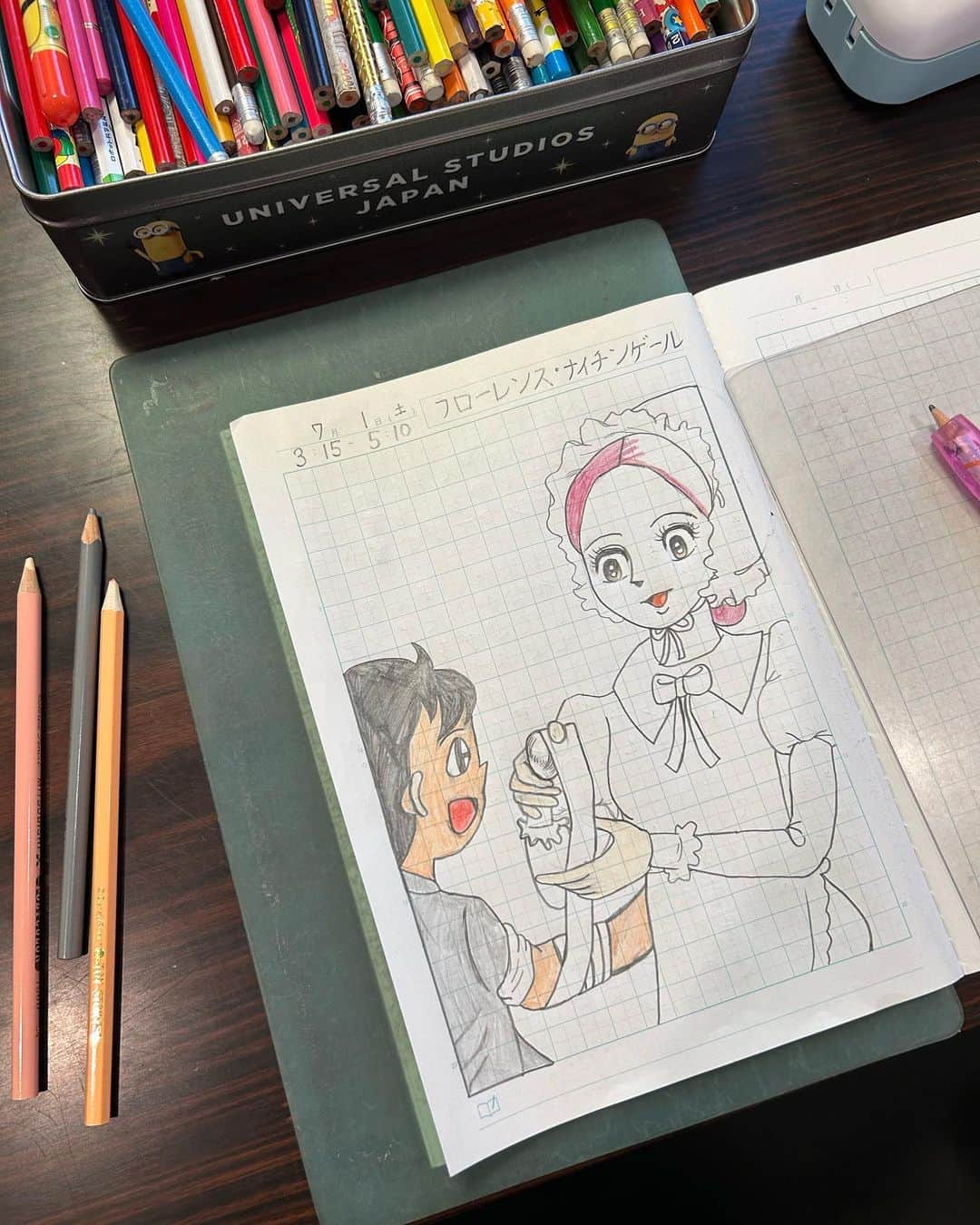 中岡由佳さんのインスタグラム写真 - (中岡由佳Instagram)「❇︎ Minaの週末の自主学習。今回はナイチンゲールに取り組んでいる。包帯の巻き方良く描けてるな〜と感心。2時間描いてここまで✍️ #FlorenceNightingale #art #8y10m」7月1日 22時15分 - yuka_nakaoka