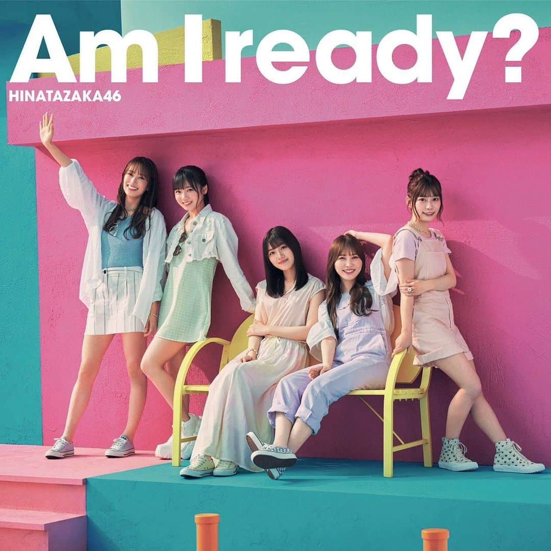 佐々木美玲のインスタグラム：「10枚目single 「Am I ready？」のジャケ写🩶  カラフルの世界です🌈  #日向坂46  #佐々木美玲」