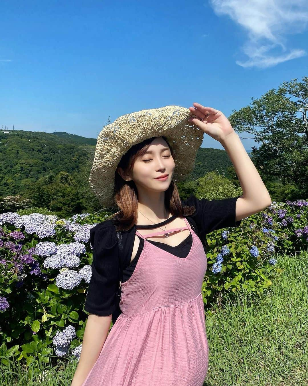 あさにゃん（川北愛紗奈）のインスタグラム：「7月🪻  今年もあと半分か𓈒𓂂𓏸  あっという間だね( °‪꒳​° ).ᐟ‪‪‪.ᐟ‪‪‪  #マザー牧場 #男の子ママ #2人目妊娠中 #妊娠後期 #マタニティコーデ #マタニティライフ」