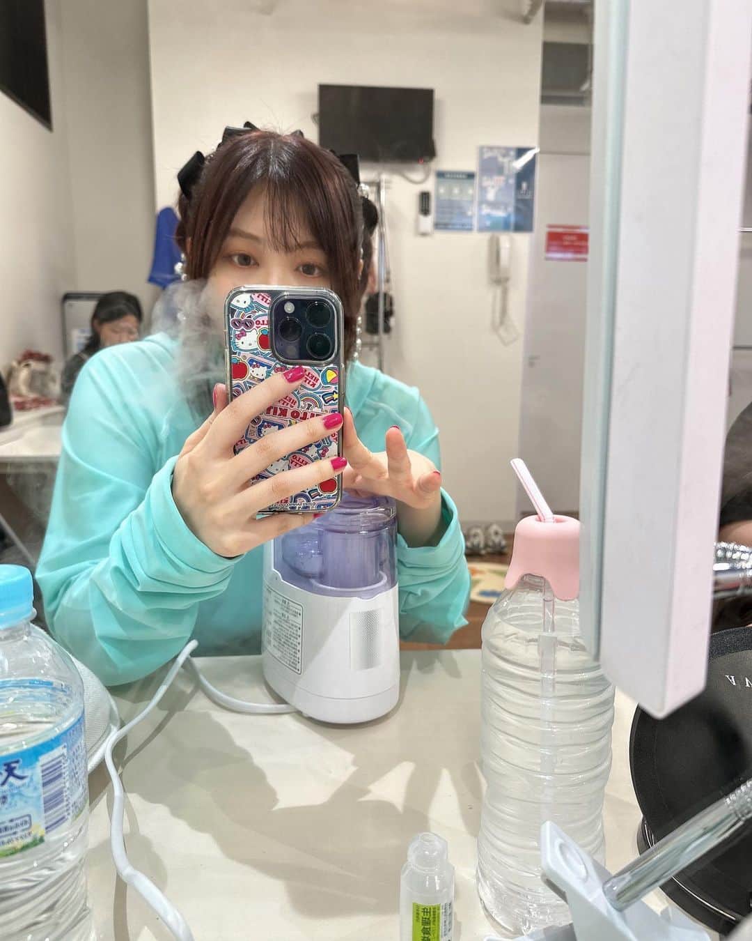 鈴木このみのインスタグラム：「株式会社115、お陰様で創立一年を迎えることが出来ました。  初めての日々に見事に打ちのめされたり、えいや！と蘇ったりな一年でした。支えて下さる皆様にとても感謝しています。  変化を恐れず、ありのままで。 どちらも大事に精進します。今後も宜しくお願い致します！  代表取締役社長 鈴木このみ  #そんな記念日に #FCこのまにあに会えるの楽しみだよ #この後ライブ、よろしく！」