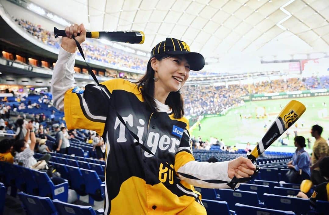 中江有里のインスタグラム：「伊藤将司投手、快投！ 観戦久しぶりの勝利！  #中江有里   #阪神タイガース」