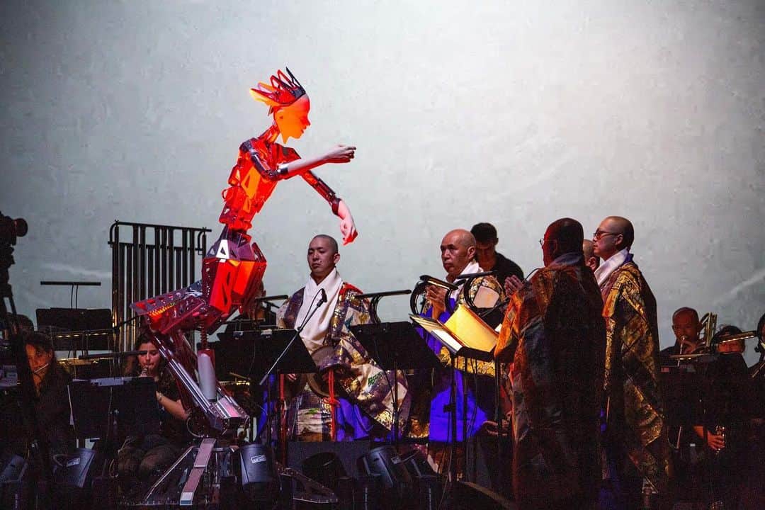 渋谷慶一郎のインスタグラム：「Android Opera MIRROR at Theatre du Chatelet 21-23 June 2023 © Photo by Claude Gassian」