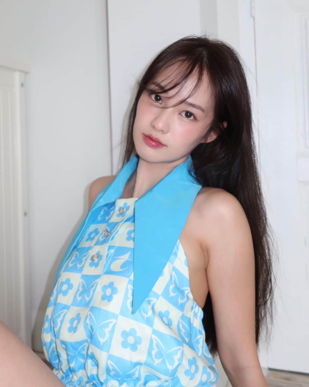 PIMTHAのインスタグラム：「Butterflies in my stomach @tandtbangkok 🦋」