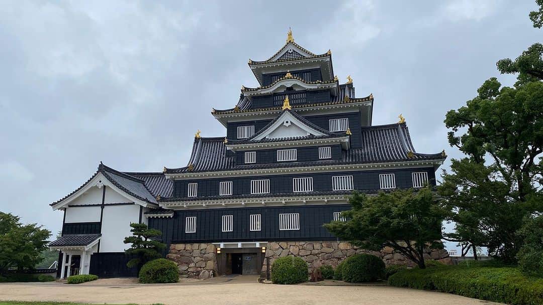 長谷川ヨシテルのインスタグラム：「岡山キャッソー!!!🏯」