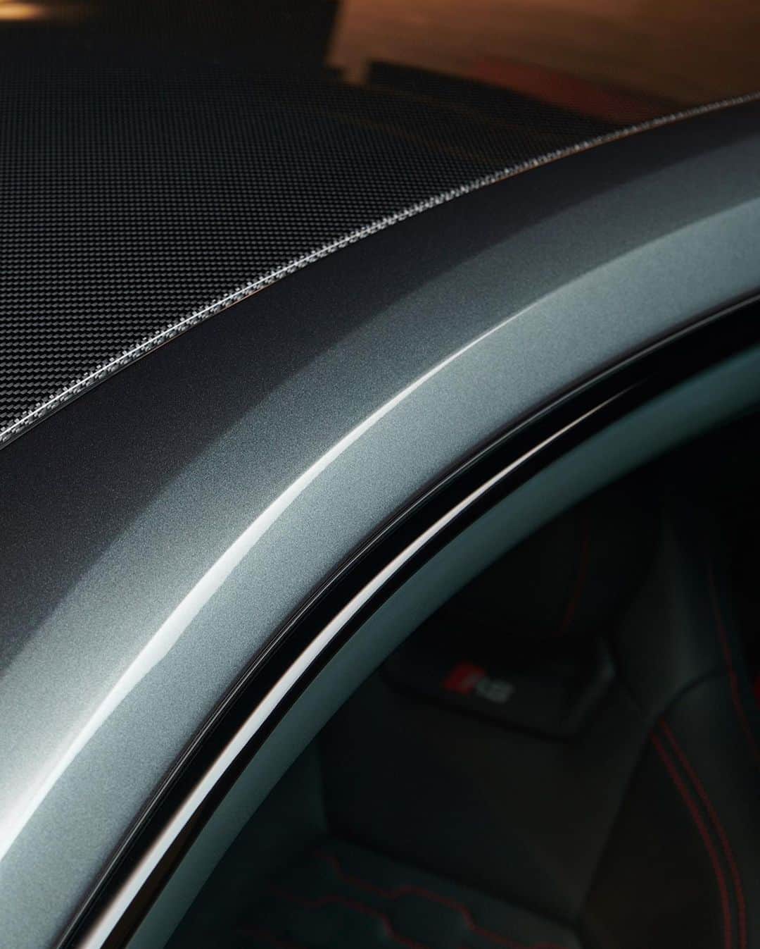 アウディ ジャパンさんのインスタグラム写真 - (アウディ ジャパンInstagram)「やわらかく反射する光が、滑らかなフォルムを際立たせるAudi RS e-tron GT。   ルーフからトランクまで結ぶ流麗なクーペラインと彫刻のようなキャラクターラインに、 鍛え抜かれたエアロダイナミクスの機能美が現れる。     *写真は欧州仕様車です。   #AudiRSetronGT   #Audi #アウディ #AudiJapan #アウディジャパン #FutureIsAnAttitude #その進化が未来を創る #AudiSport #アウディスポーツ #AudietronGT #アウディRSetronGT #アウディetronGT #電気自動車 #EV #サステイナブル #SportsCar #スポーツカー #AudiLife #Audigram #CarLife #CarLifeStyle #GermanCars #アウディのある生活 #アウディのある風景」7月2日 18時00分 - audijapan