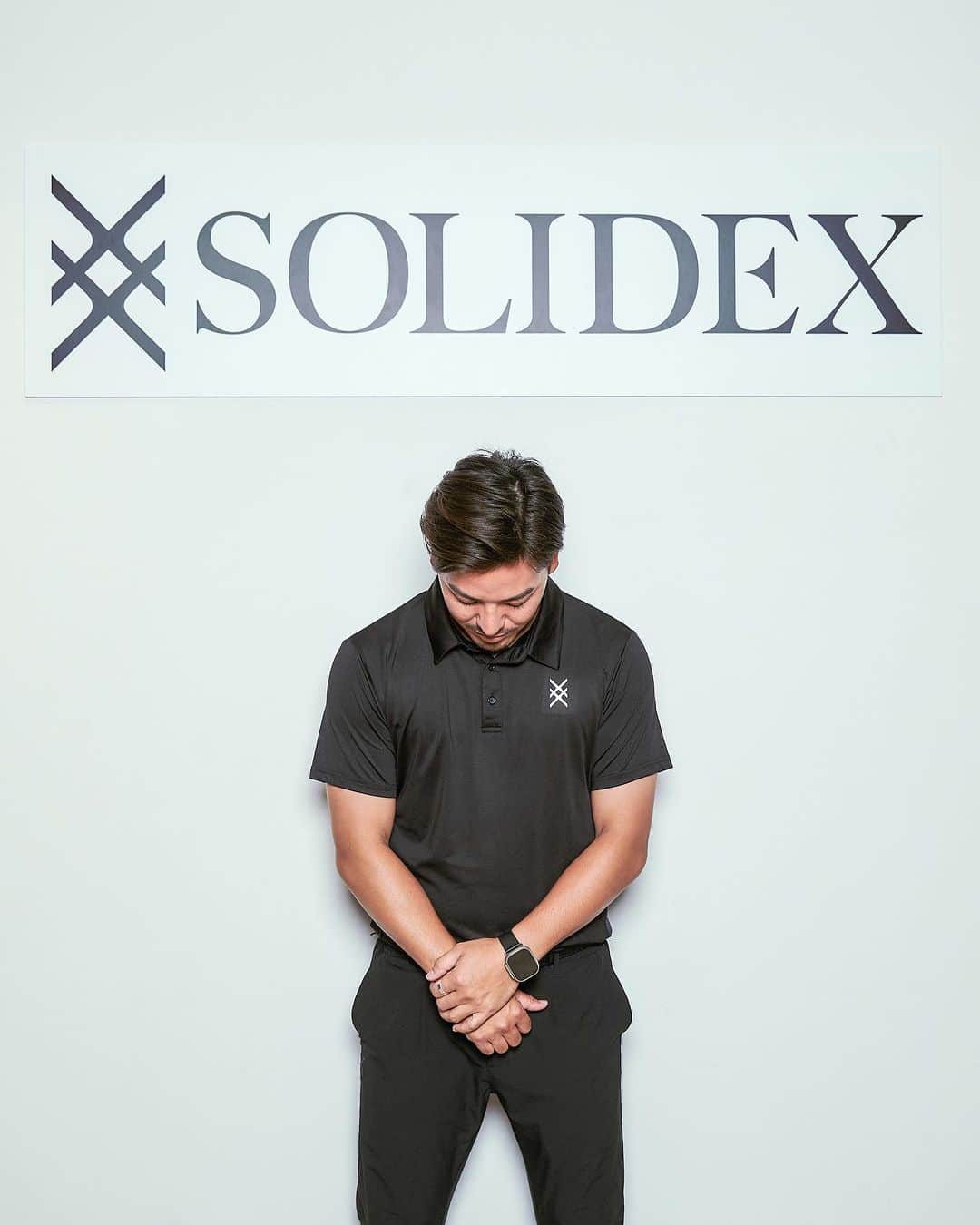 金尾玲生のインスタグラム：「.  Thank you for coming🙇🏽‍♂️🙇🏽‍♂️🙇🏽‍♂️  昨日は悪天候の中 @solidex_by_solid ローンチパーティーに沢山の方にお越し頂きありがとうございました！  実際に商品を手に取って頂き、 生地、形、クオリティーを見て頂けて嬉しかったです。  そして ドリンクを提供。 @muchoaloha  @bechill_official  場所を貸してくれた @rufflog  そしてスタッフの方々。 本当にありがとうございます。  ここに至るまで、様々な思いがありスタートすることができました。  本当に沢山の方に協力して頂き感謝してます。  そして沢山のメディアの方々にも取り上げて頂き感謝です。 ありがとうございます。  本日19時からオンラインストアにて販売開始致します。  是非皆様 @solidex_by_solid をフォローして頂き、プロフィールのリンクより見て頂けたら嬉しいです。  よろしくお願いします。  REO」