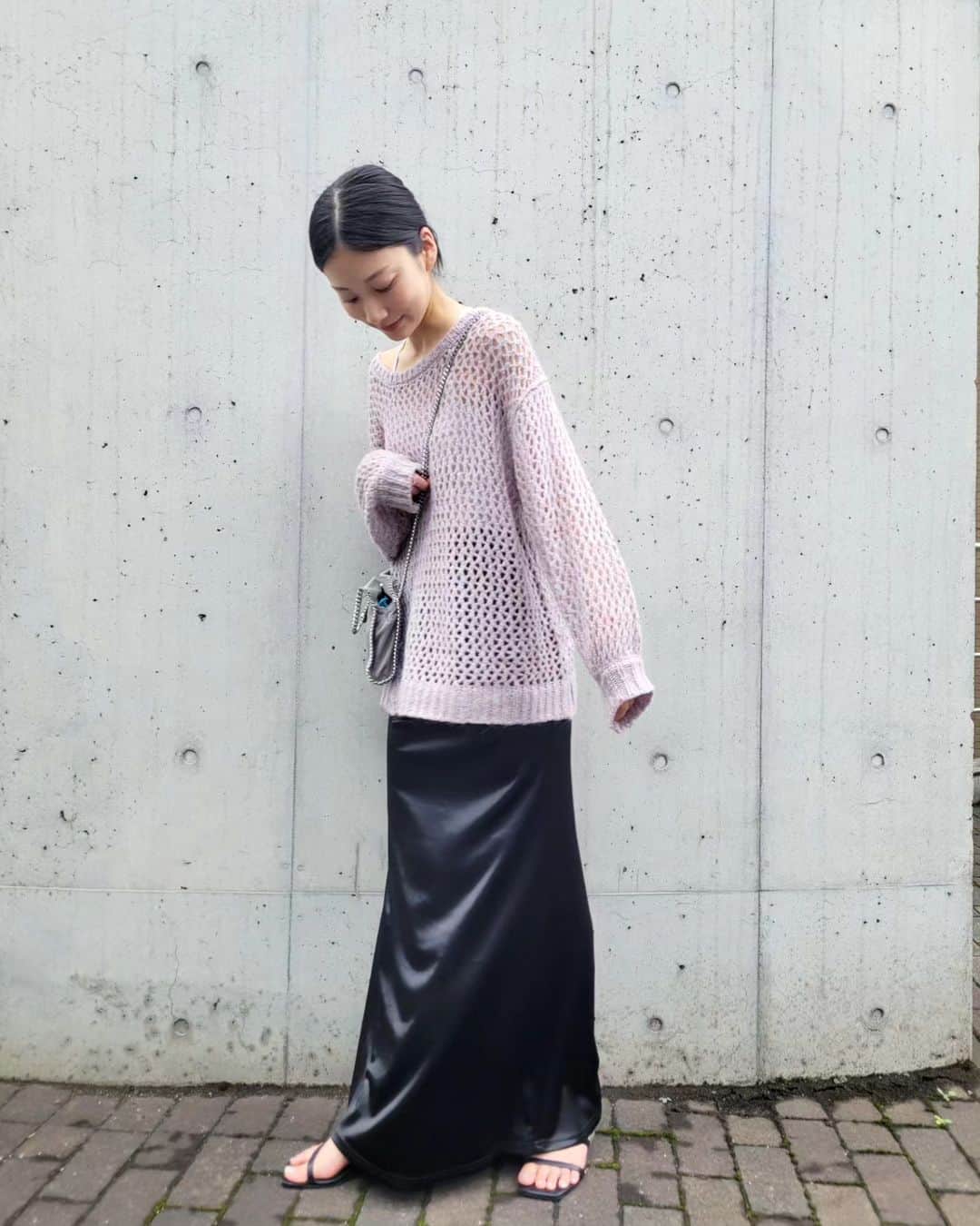 山崎萌香のインスタグラム：「.⁡ ⁡skirt：@amail_official 🩵」