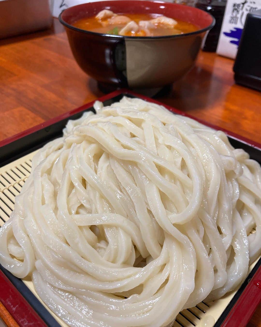 のインスタグラム：「前橋【どすこいうどん浜ちゃん】に御来店頂き有り難うございました！ 7/2(日)は！  昼11:30〜14:00 のみの営業です！ (うどんがなくなり次第終了)  宜しくお願い致します🤲  #浜亮太  #笠力充将 #前橋  #どすこいうどん浜ちゃん  #手打ちうどん  #ちゃんこ鍋」