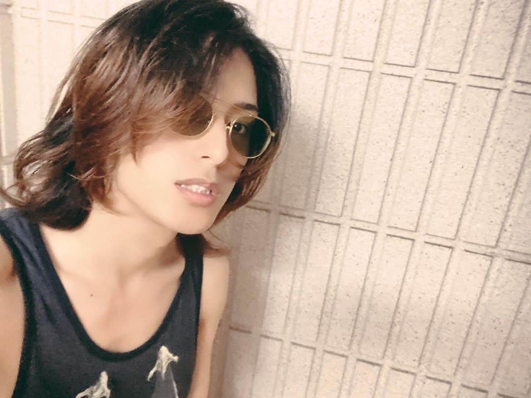 のインスタグラム：「ただスーパーに行くだけでちょっと避けられるタンクトッパー。  #武子直輝」