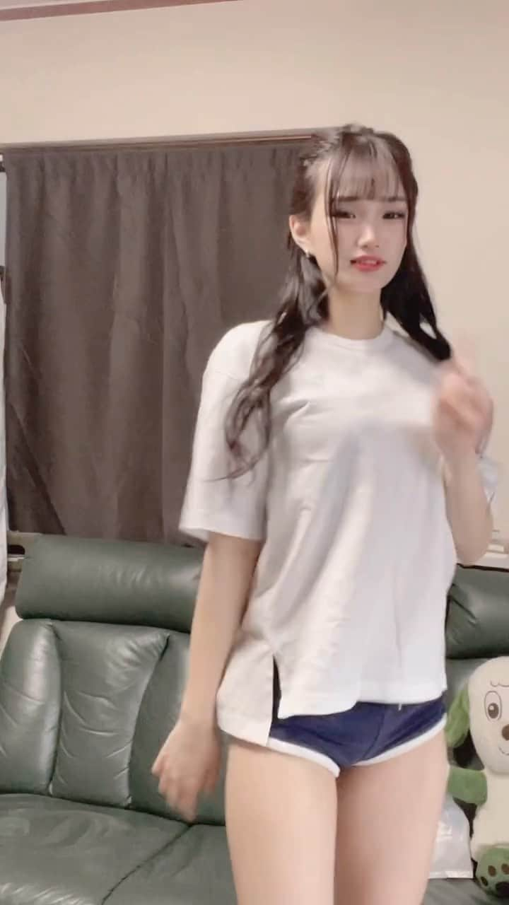 【TikTok】高校生エンタメ研究所のインスタグラム：「番外）大人気の保育士お嬢様👰‍♀️ ⁡ 前回リールで紹介させて頂いて 約4万8000いいね👍で 皆さんから大絶賛✨ ⁡ フォロワー様からのリクエストが あまりに多いと スピンオフでJK以外のお姉様も ときどき紹介させて頂いてます໒꒱· ﾟ  相変わらず 病みつきになる可愛さです。。👼 ⁡ ⁡ 【本日のモデルさん】 @00.0930.0  ⁡ TikTok ⇒ キンチョール ⁡ いつも見てくれて ありがとうございます✩ ⁡ 全国の皆さまが推してる 高校生をご紹介👼 ⁡ リール投稿は、完全他薦の DM投票制で 選出させて頂いてます。 #TikTok総選挙 ⁡ 『今、日本一モテてる高校生』 をリアルに掲載しているメディア ⁡ 全国の芸能事務所 各メディア、雑誌の編集部 レコード会社も含めた プロデューサーの方々と 提携しています！ ⁡ 次世代スター発掘などにも 貢献できれば光栄です。 ⁡ ⁡ 〜運営からのお願い〜 ⁡ いいね！お気に入りボタン！ ポチッとして頂けると嬉しいです👍 ⁡ また、投稿の下にある 飛行機マークを押してシェアして いただけると喜びますっ‪⸜‪‪☺︎‬⸝‬‪‪ ⁡ 初めましての方は フォローよろしくです！😘 ⁡ #可愛い女の子 #tiktok #ダンス動画 #ティックトック  #美少女 #ギャル #japanesegirl  #tiktokjapan  #japanesetiktok」