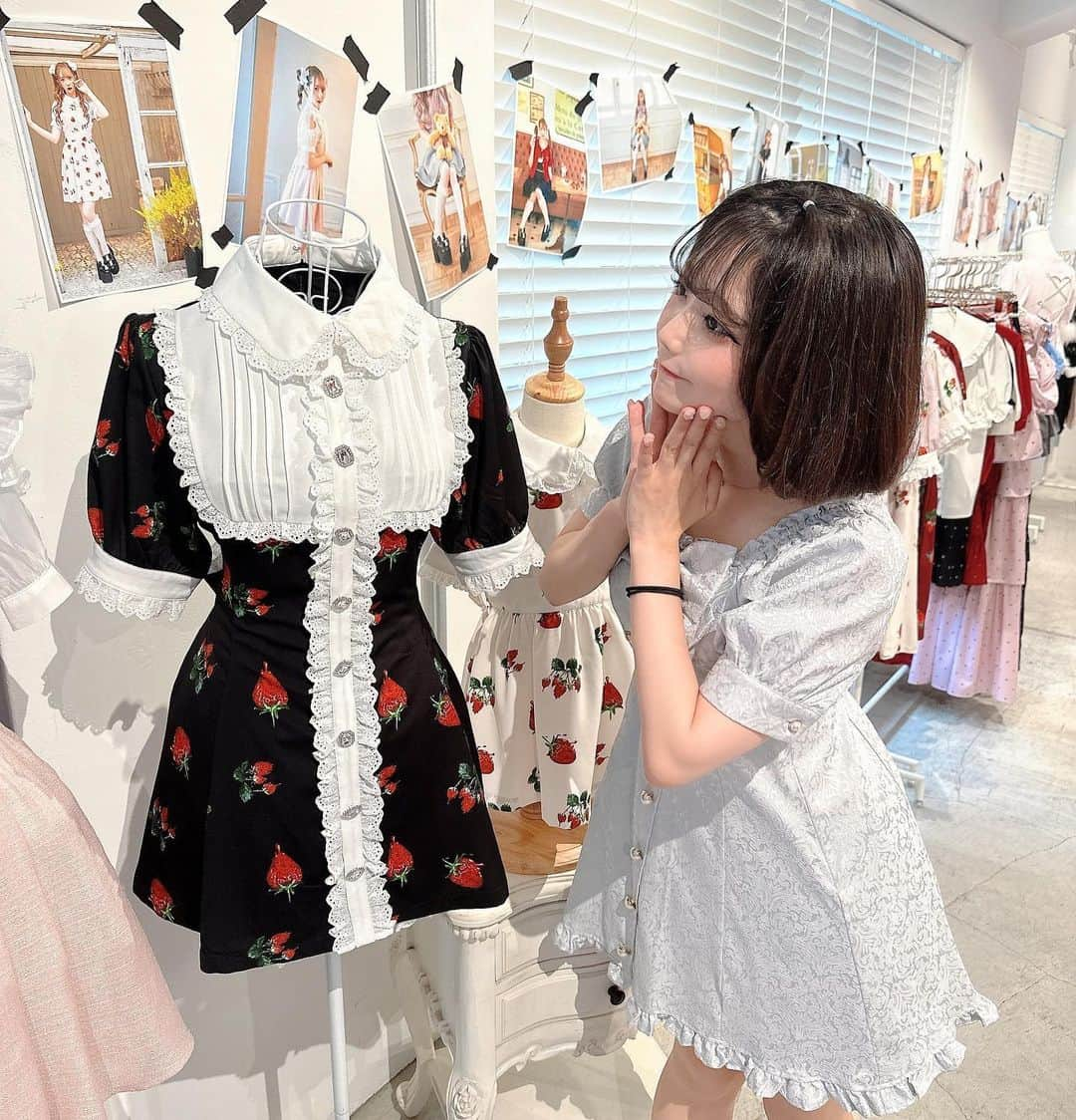 小山ひなのインスタグラム：「ずっと欲しかった服ついに注文した！届くの楽しみ૮( ̳ т ̫ т ̳ )ა」