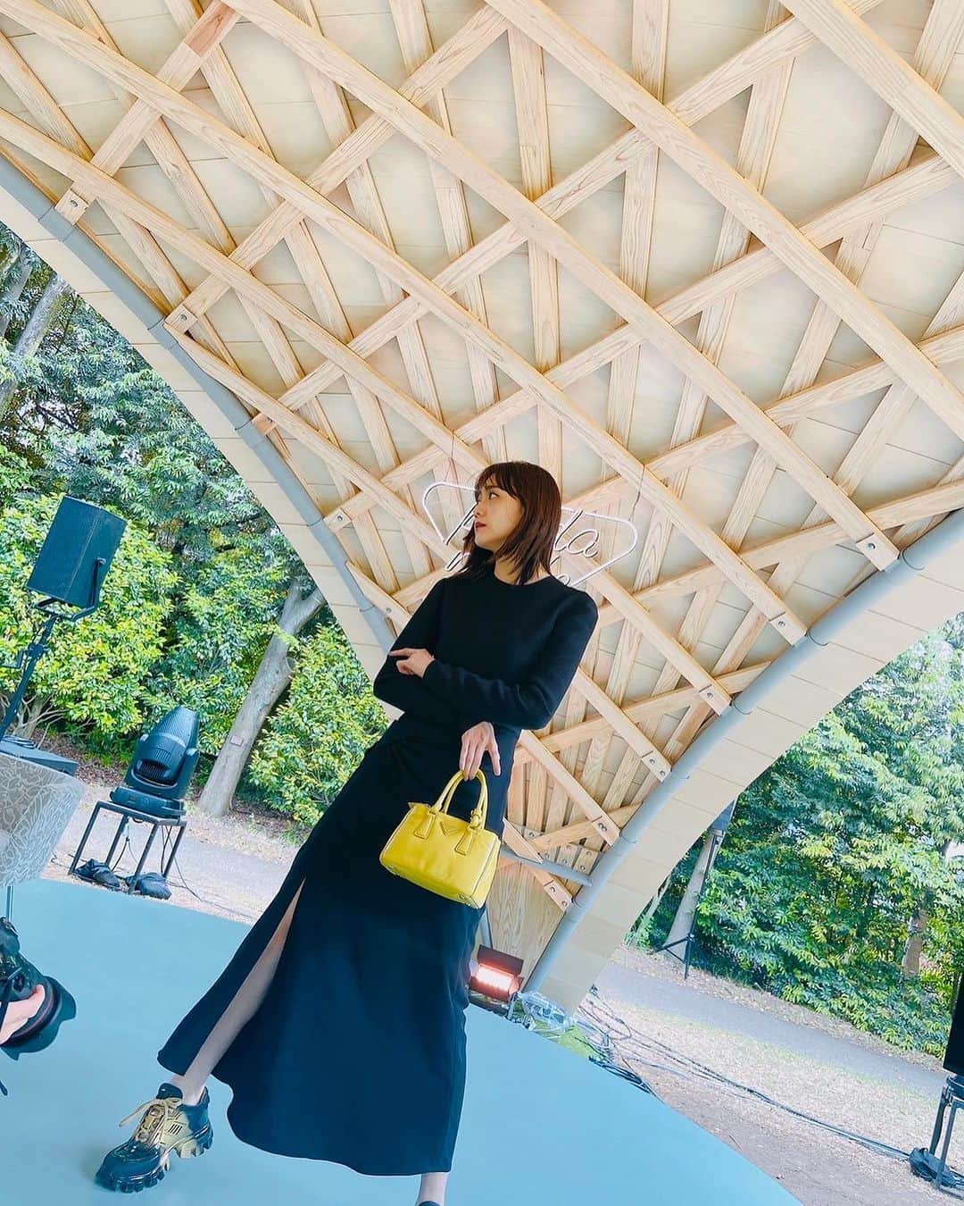 GINGERさんのインスタグラム写真 - (GINGERInstagram)「愛莉の連載が「PARTY CRUISE」と名前を変えてリニューアル✨ ファッションやビューティブランドが主催するイベントへ参加し、その様子や愛莉が感じた想いをレポートしています😆💕 ⁡ 記念すべき第1回目は#東京都庭園美術館 で開催された、プラダが手がけるイベントへ。自然、アート、美食、音楽を存分に堪能しました‼️ ⁡ #GINGER #gingermagazine #ジンジャー #オフショット #松井愛莉 #partycruise #PRADA」7月1日 19時00分 - ginger_magazine