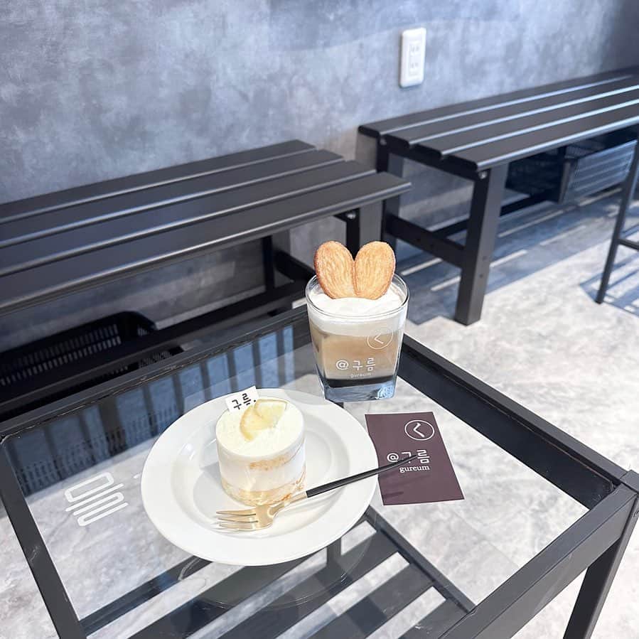 仲川琉菜のインスタグラム：「🖤  ☕️cafe gureum」