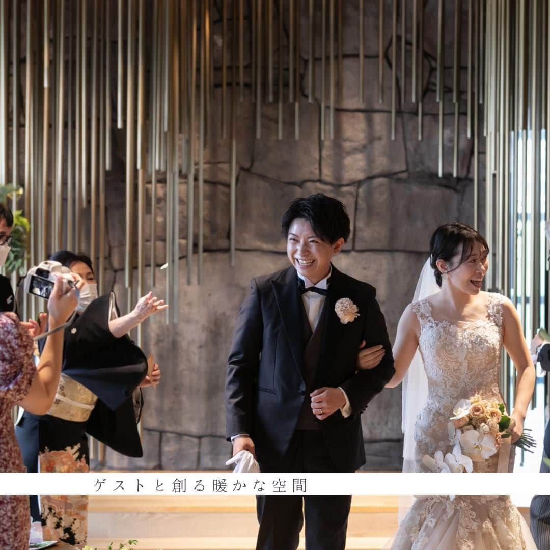 オードヴィーウェディング【名古屋・結婚式場】 さんのインスタグラム写真 - (オードヴィーウェディング【名古屋・結婚式場】 Instagram)「𝐏𝐚𝐫𝐭𝐲 𝐑𝐞𝐩𝐨𝐫𝐭 𝟐  色あざやかな結婚証明書はゲストの皆様との絆を感じる世界にひとつのフラワーアート  祝福と共に舞うリーフーシャワーの中 最高の瞬間を迎えます  ┈┈┈┈┈┈┈┈ ✴︎ 𓌉◯𓇋 ✴︎ ┈┈┈┈┈┈┈┈  これから結婚式を挙げる花嫁さまへ🕊 準備が楽しくなるウェディング情報発信中✨  おいしいもおしゃれも全部叶える！ 名古屋のおしゃれなレストラン𝐖𝐞𝐝𝐝𝐢𝐧𝐠なら オードヴィーウェディング💍💐  会場をくわしく見るならプロフィール ＠eaudevie_wedding.edv の𝐔𝐑𝐋をタップ♩  ┈┈┈┈┈┈┈┈ ✴︎ 𓌉◯𓇋 ✴︎ ┈┈┈┈┈┈┈┈  #パーティーレポート #EDVのパーティーレポート  #2023秋婚 #2023冬婚 #2024春婚 #2024夏婚 #プレ花嫁2023 #プレ花嫁2024 #プレ花嫁準備 #名古屋結婚式 #名古屋結婚式場 #東海花嫁 #東海結婚式 #卒花嫁 #花嫁支度」7月1日 19時03分 - eaudevie_wedding.edv