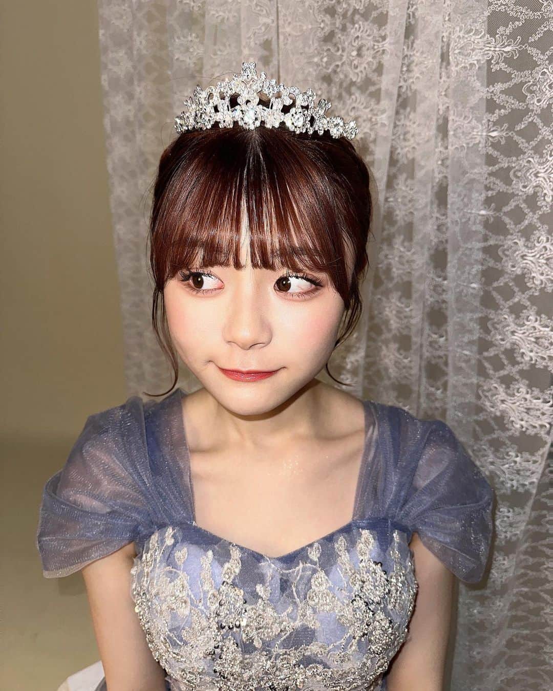 清司麗菜さんのインスタグラム写真 - (清司麗菜Instagram)「私の大好きな紫色のドレス~💜  発売中の生写真オフショットです👑  #👑#👸」7月1日 19時17分 - seiji_0007