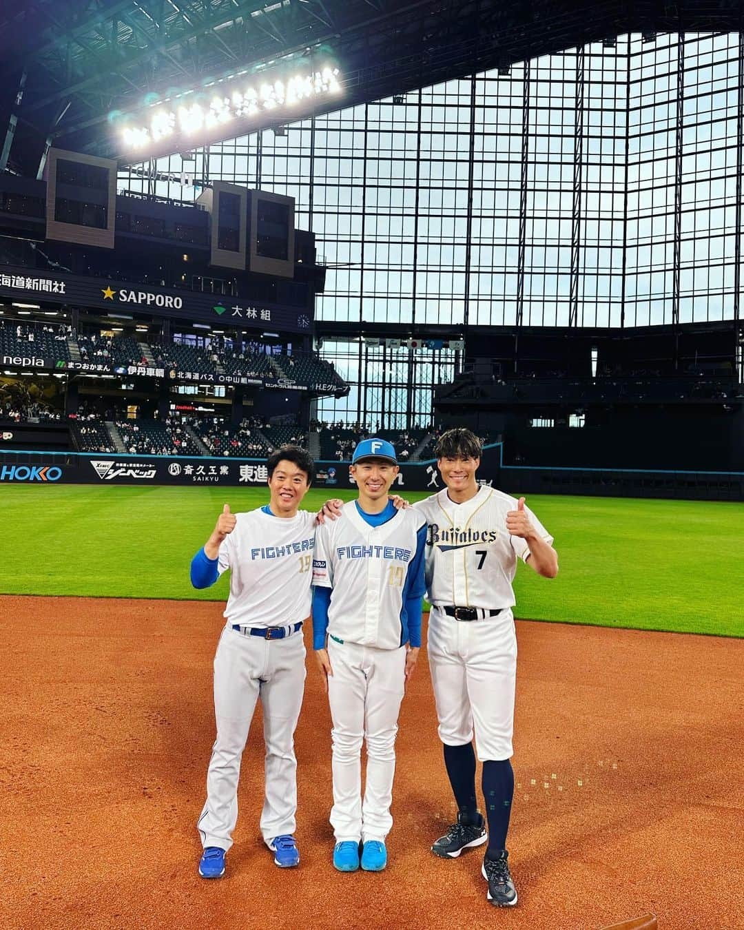 糸井嘉男のインスタグラム：「Thank you ! Kaneko⚾️ 速やすぎるわー。たま #引退セレモニー #真剣勝負」