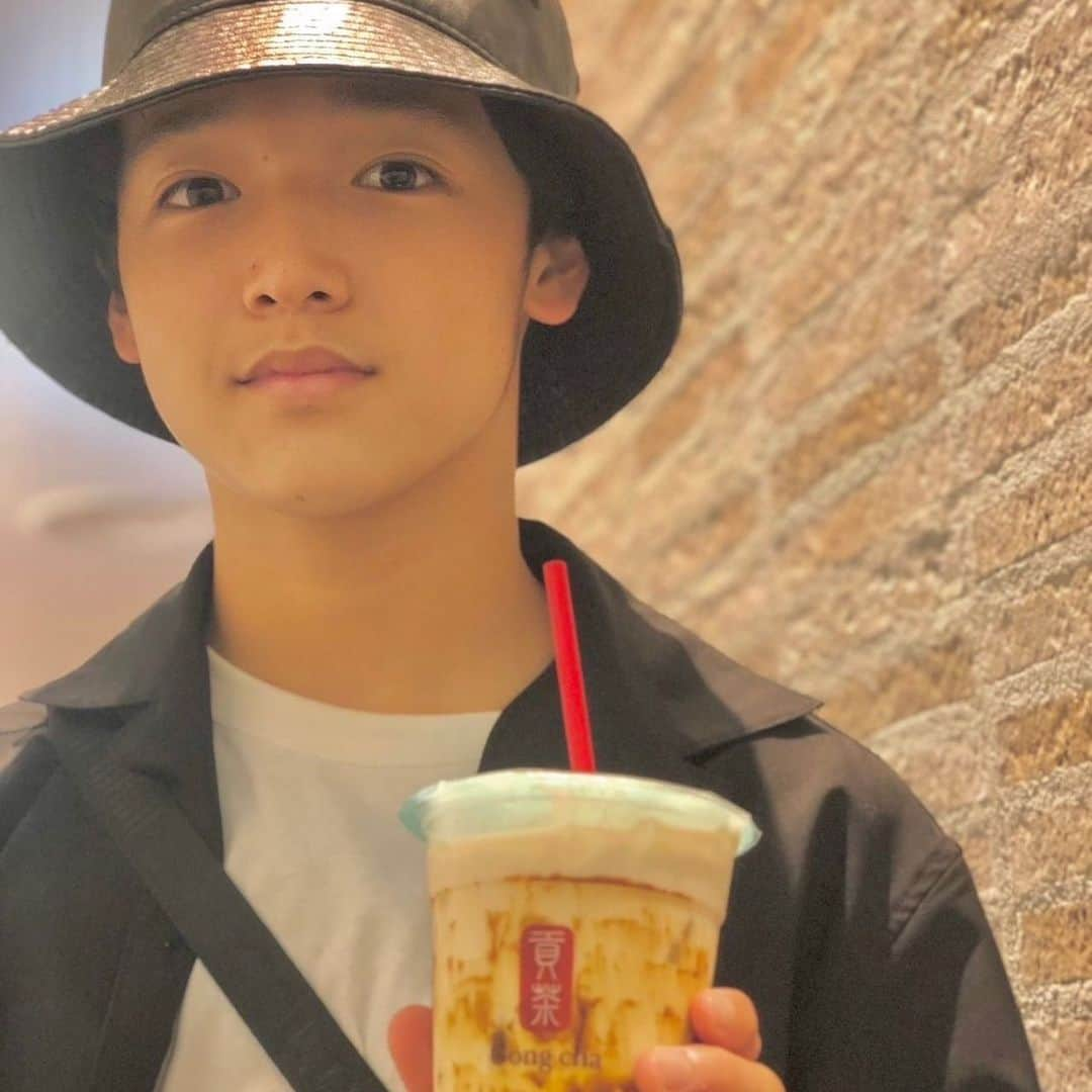 山口太幹さんのインスタグラム写真 - (山口太幹Instagram)「久しぶりの貢茶！  疲れときの一杯がたまんないんですわ✨  #休日の過ごし方 #家族時間 #貢茶 #カフェタイム  #山口太幹 #taikiyamaguchi #taikiumipro #宮崎出身 #miyazaki #子役 #俳優 #中学生男子 #中学2年生 #13歳 #歴史好き #謎解き好き #抹茶好き #ビートボックス #バレーボール男子 #海汐プロダクション所属 #アービング所属」7月1日 19時34分 - taiki_umipro