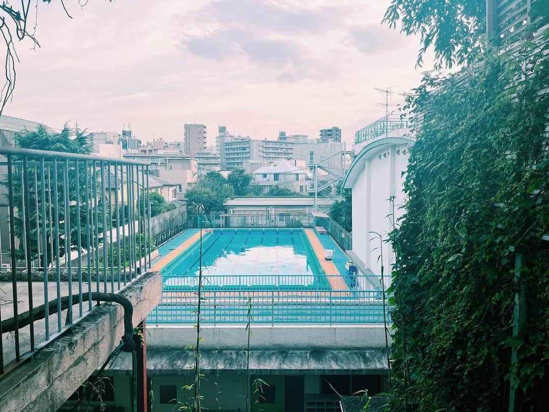 南波志帆のインスタグラム：「🏊🏻‍♀️☀️  ナイスノスタルジア夏  #7月」