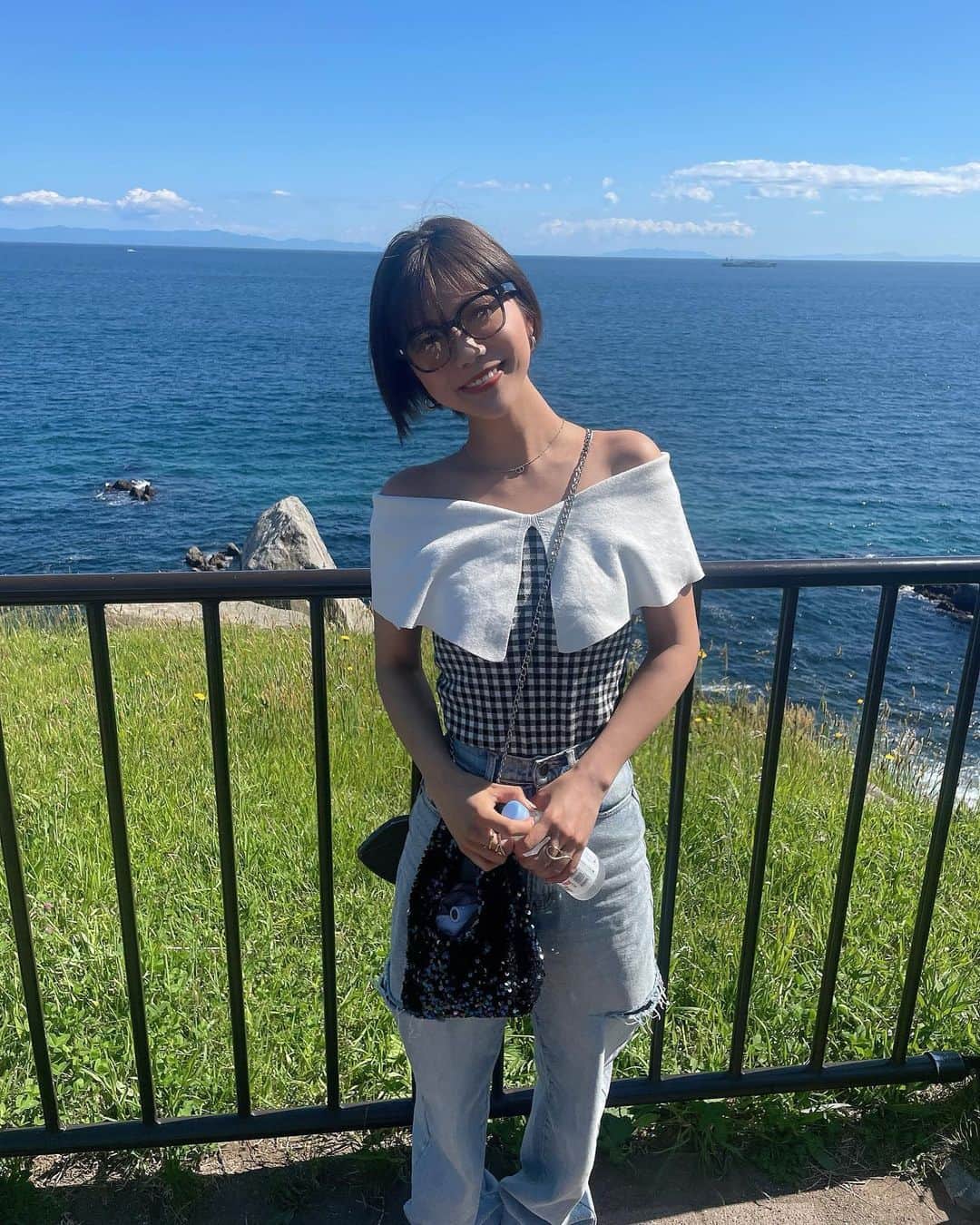 海江田麻貴さんのインスタグラム写真 - (海江田麻貴Instagram)「ㅤㅤㅤㅤㅤ  ㅤㅤㅤㅤㅤ すこし前のはこだて旅👼いちにちめ  ㅤㅤㅤㅤㅤ 緑と海をいっぱい感じられて非日常がほんっっっまにしあわせで とても心が満たされた😌🍃  ㅤㅤㅤㅤㅤ 街並みがちょっぴり鹿児島に似てて懐かしい気持ちに(◜ᴗ◝ ) ずっとたのしいし景色綺麗だし美味しいし函館住みたくなりました😌 ㅤㅤㅤㅤㅤ  ㅤㅤㅤㅤㅤ有名なの知らなくてなんも考えんとカレー頼んだけどたぶんバーガー頼むべきやったよナ(◜ᴗ◝ )www  ㅤㅤㅤㅤㅤ  ㅤㅤㅤㅤㅤ ㅤㅤㅤㅤㅤ ㅤㅤㅤㅤㅤ #函館 #函館観光 #函館旅行 #hakodate #hokkaido #北海道 #金森赤レンガ倉庫 #五稜郭 #violetta #japanesegirl #日本女孩 #naturechill #ラッキーピエロ」7月1日 19時29分 - _makiii0924_