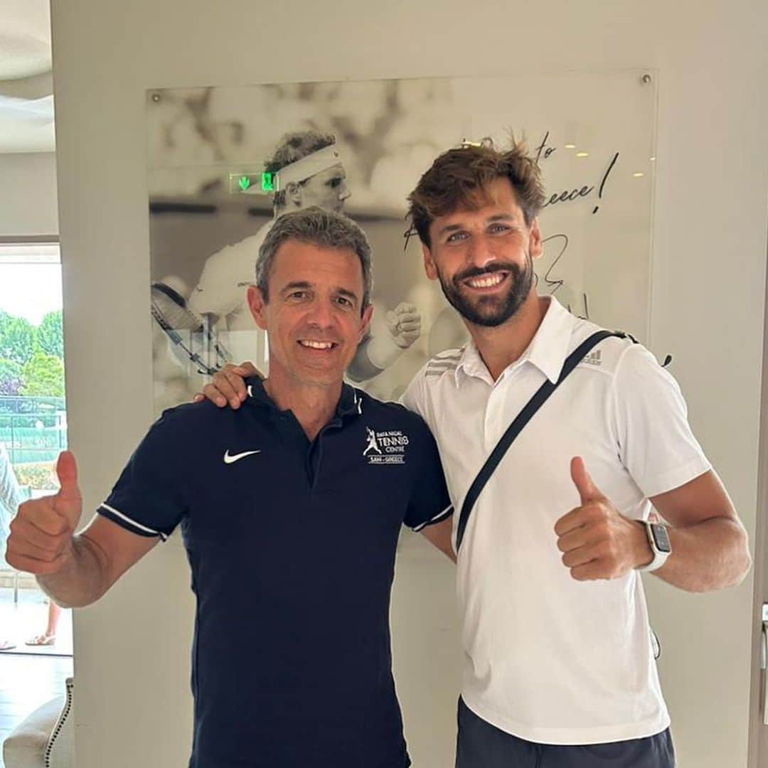 フェルナンド・ジョレンテのインスタグラム：「¡Hola @llorente_fer! ☺️ ¡Qué alegría recibirte en el @rafanadaltenniscentre 🇬🇷!  ¡Esperamos que estés disfrutando de la experiencia en @sani_resort_official! VAMOS‼️」