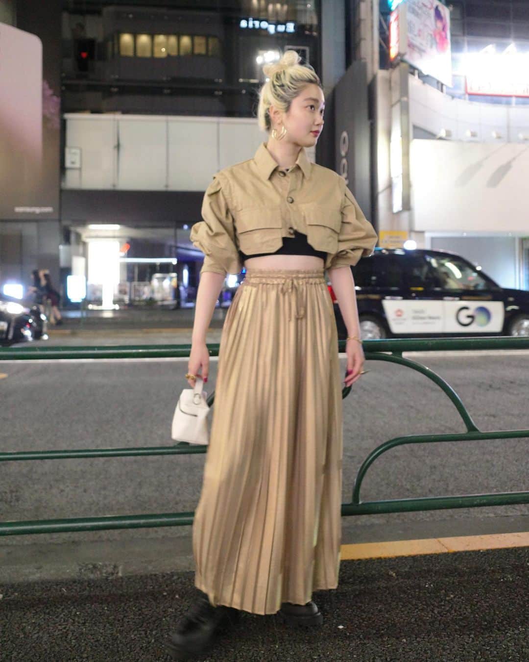 柳瀬未央さんのインスタグラム写真 - (柳瀬未央Instagram)「. 先日✨キラキラスカート✨✨✨ お洋服タグ付けしてます！  #0138n_fashion  #noisemaker#noisemakerjpn #leinwände #bothparis」7月1日 19時49分 - _0138n