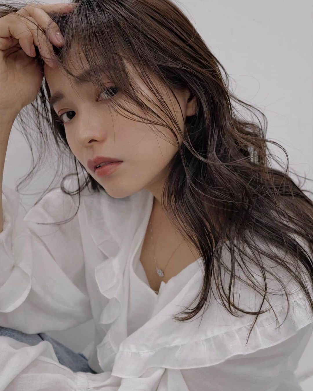 片山良平のインスタグラム：「オイルでうごく髪  #loness#夏髪#うごく髪」