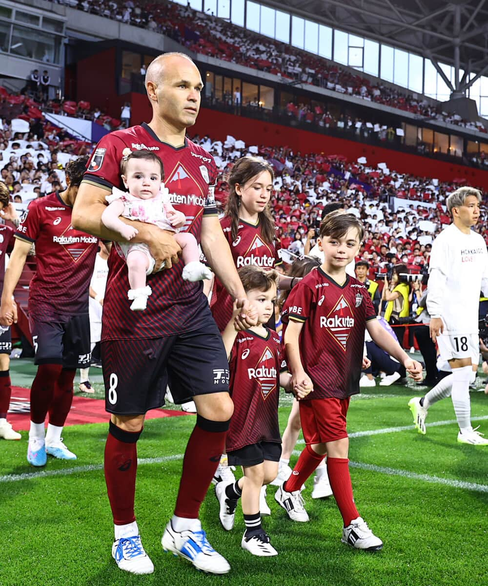 ヴィッセル神戸さんのインスタグラム写真 - (ヴィッセル神戸Instagram)「8⃣⚽❤  #vissel #visselkobe #ヴィッセル #ヴィッセル神戸 #Kobe #神戸 #一致団結 #WeAreKobe #KobeForeverForward #JLeague #Jリーグ #神戸札幌 #iniesta #イニエスタ #iniestaKO8Eforever」7月1日 19時54分 - visselkobe