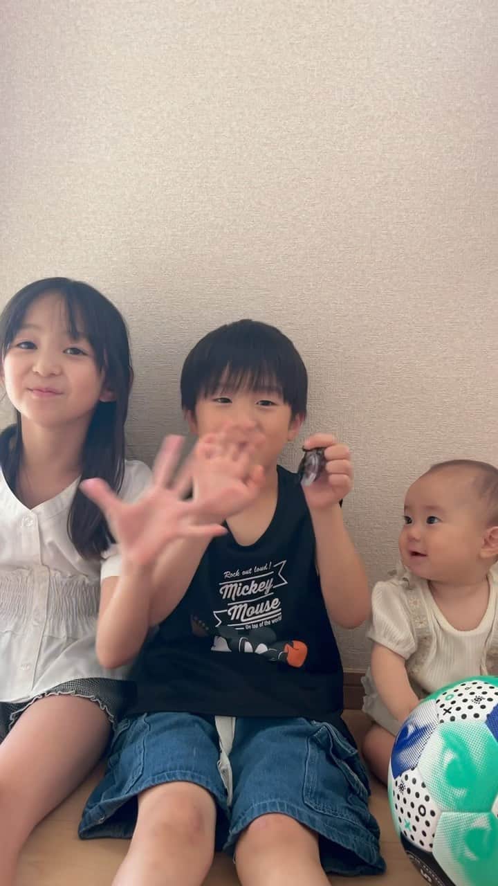 Ai.tのインスタグラム：「ずっとずっと見てて欲しかった アクリー❤️❤️ . . もうさ、可愛すぎない？😭 . 子どもたちも可愛いって嬉しそうだった😍 . 渚、昊也、るのちゃんの同じくらいの月齢を作って私のスマホカバー用と両親へプレゼント🎁 . . また何か作ろっと😘 . . #ACRY #アクリー　#アクリルプレート」