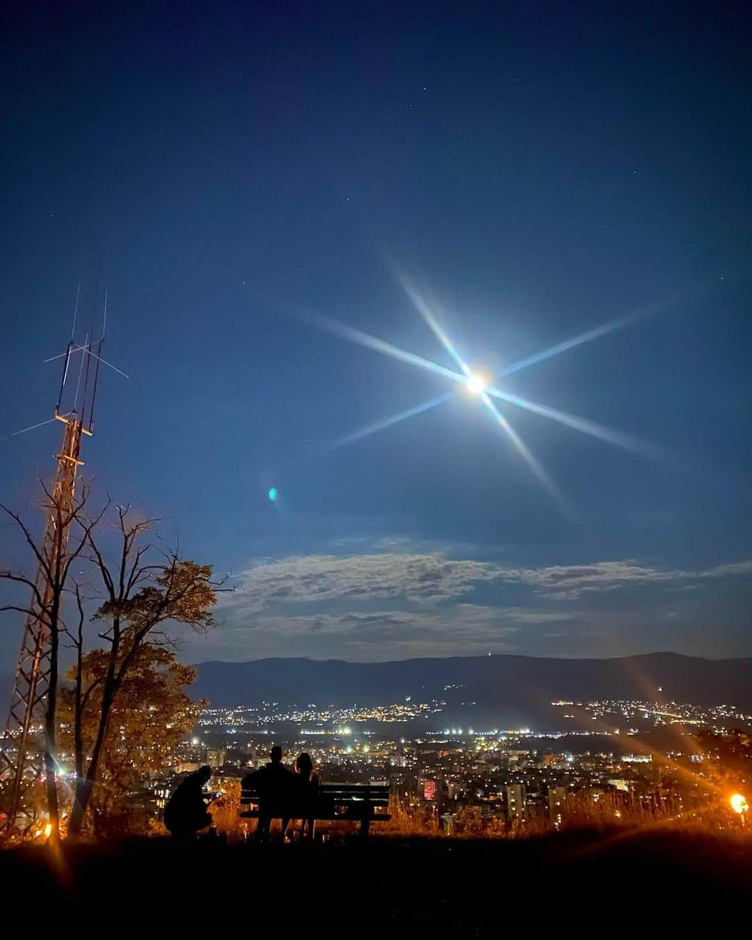 Greta Menchiさんのインスタグラム写真 - (Greta MenchiInstagram)「una serie di questa notte con questa tutina con cui posso correre velocissima anche con queste “scarpe”(ultima pic) volevamo tutti anche ringraziare le mutande invisible color carne per essersi emozionate con il flash rubando la scena e ricordargli che è così che si rovinano le improvvisazioni: rubando la scena quando non serve. Grazie per aver partecipato a questa TedTalk buon primo luglio 👹✨⭐️」7月1日 20時27分 - gretamenchi