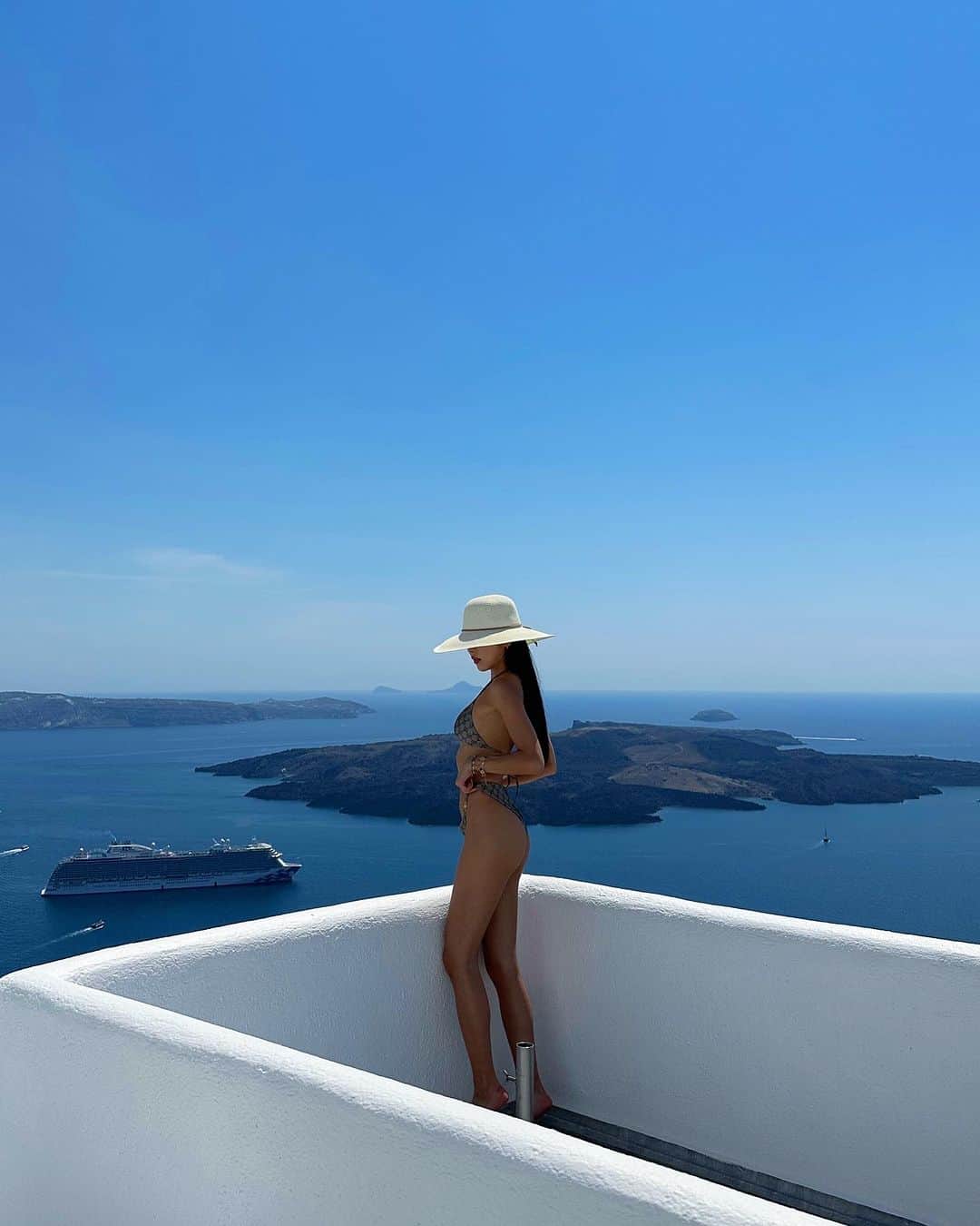 十枝梨菜さんのインスタグラム写真 - (十枝梨菜Instagram)「life is beautiful #santorini #greece」7月1日 20時20分 - rinatoeda0611