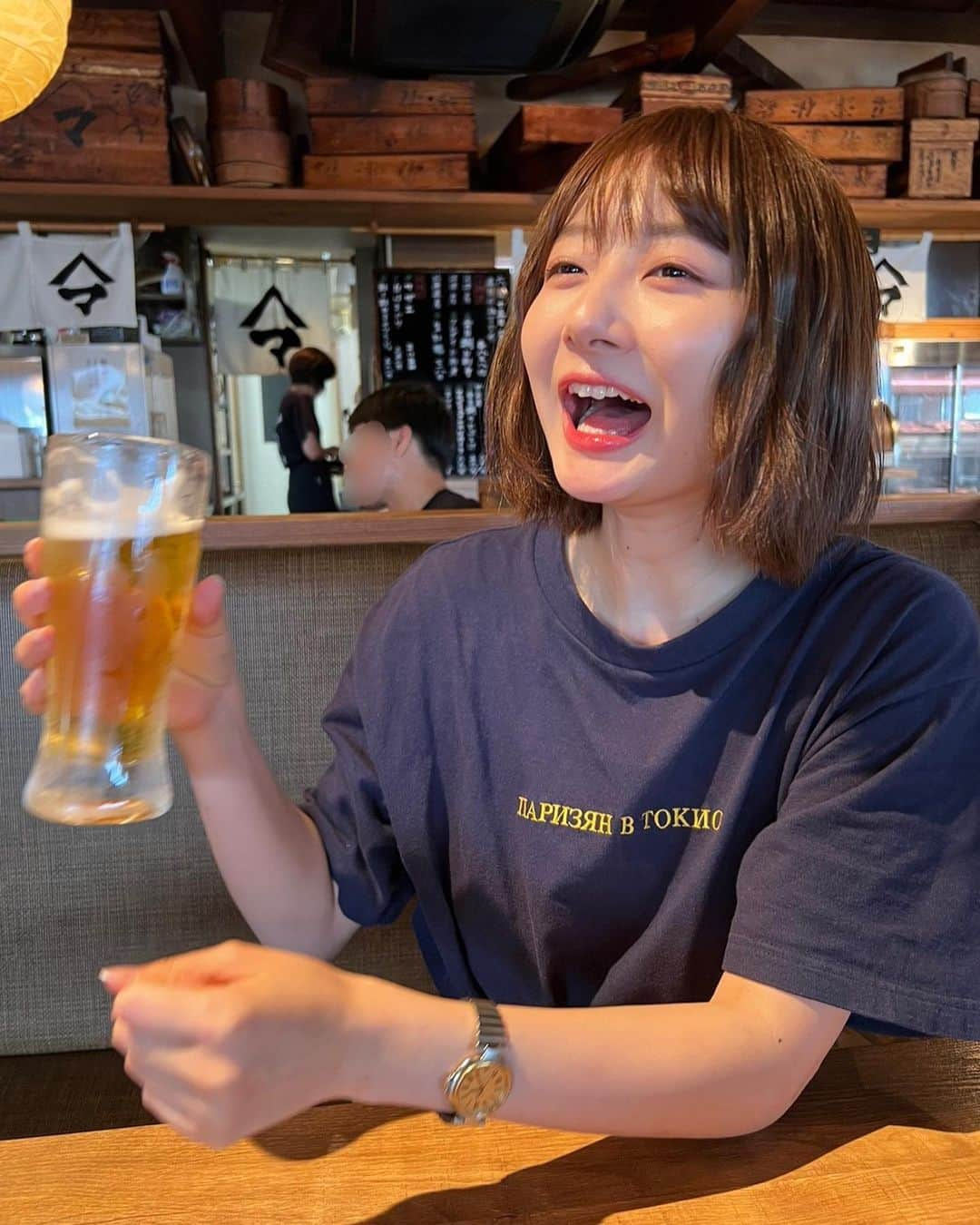 小室ゆらさんのインスタグラム写真 - (小室ゆらInstagram)「. ⁡ ⁡ ビールが美味しい季節になったなあ🍻 おすすめのビアガーデンがあったら教えてください🫶🏻 ⁡ ⁡ さてさて、 みなさまPodcastは聴いてくださってますか☺︎︎？？ 今日は11回目の更新なのでぜひぜひちぇけらしてみてくださいな～！！ ストーリーにリンク貼っておきます🫣🤍🤍 ⁡ ⁡ .」7月1日 20時34分 - komuro_yura_official