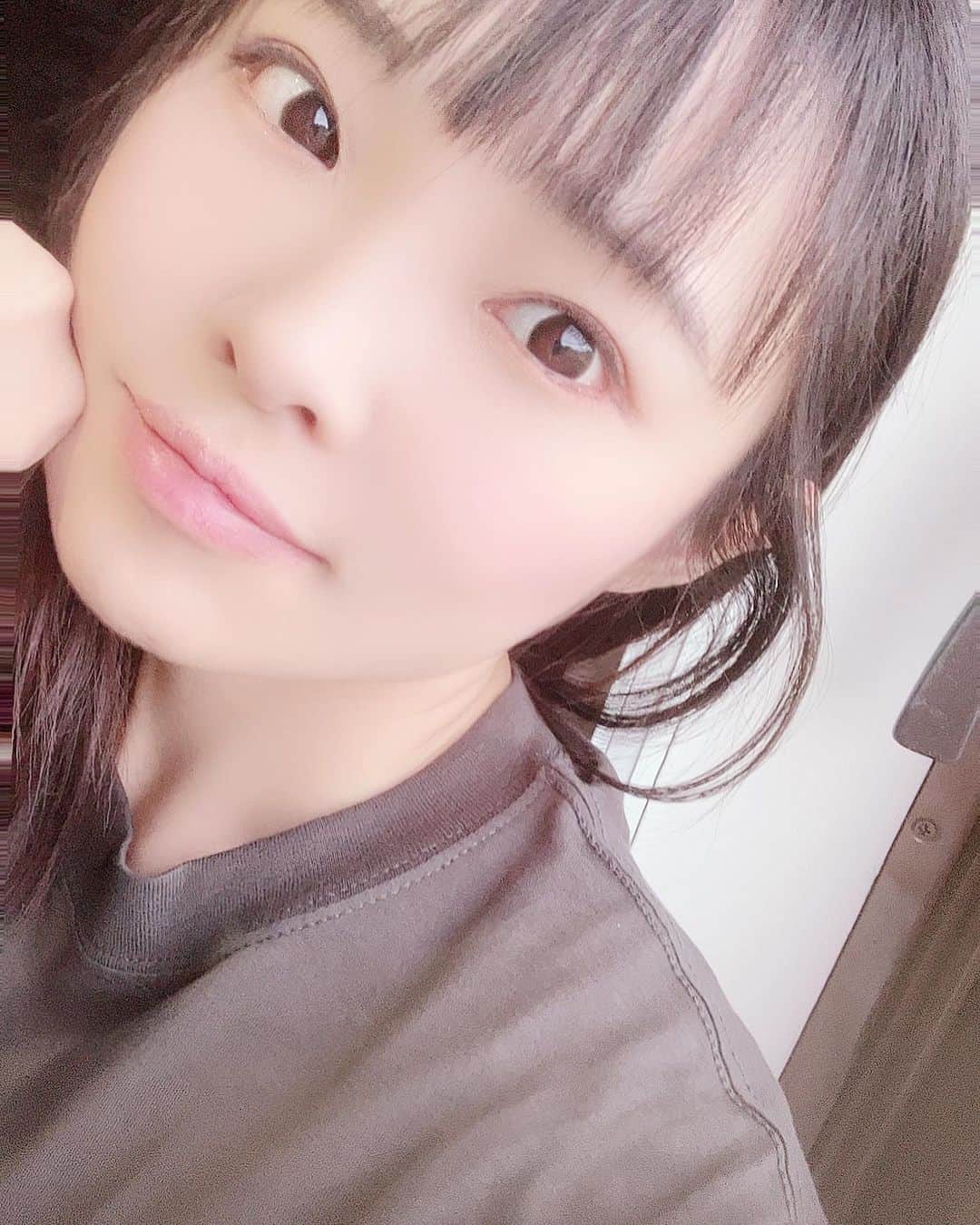 初芽里奈さんのインスタグラム写真 - (初芽里奈Instagram)「おはようございます、初咲里奈です🌱  Twitter調子悪いみたいなのでインスタに書きます🌸  今日の夜はギャンビーノ×2ライブです💗  西永福JAMさん http://jam.rinky.info/access/  にて出番は21時ごろになります！チケットは3000円（ドリンク代別・当日券は3500円）よかったら是非🌸  悠ちゃんと凛ちゃんのお誕生日！大切な一日を一緒に過ごせて嬉しい✨✨  楽しい1日になりますように。  行ってきます🌸」7月2日 6時10分 - rinatime0610