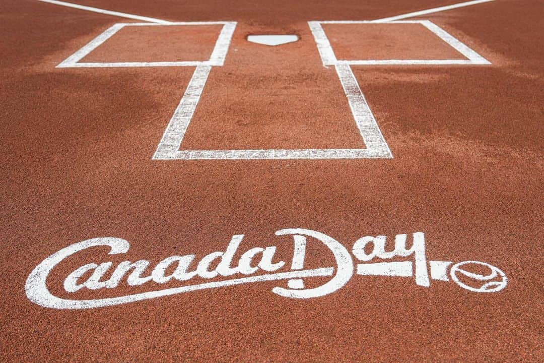 トロント・ブルージェイズさんのインスタグラム写真 - (トロント・ブルージェイズInstagram)「Happy #CanadaDay 🇨🇦❤️」7月2日 6時51分 - bluejays