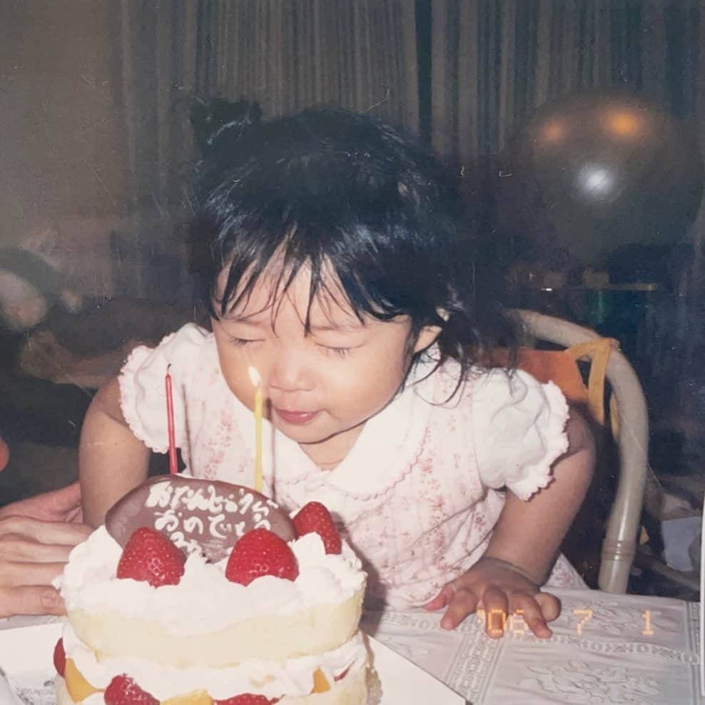 桑島海空のインスタグラム：「19歳になりました!! 今年のケーキ、パパが可愛いの買ってきてくれました🥹  19歳も元気に頑張るのでよろしくお願いします☀️」
