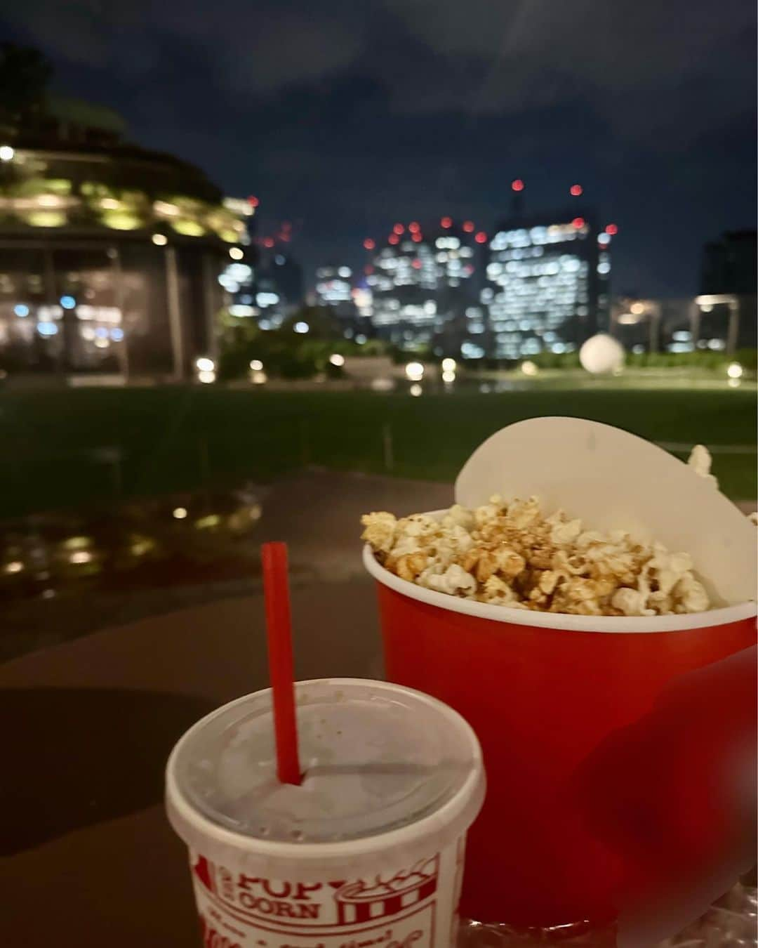 郡司恭子のインスタグラム：「* 🍿🌙  #popcorn #saturday #saturdaynight  #weekend #weekendvibes  #休日の過ごし方 #休日  #日本テレビ #日本テレビアナウンサー #アナウンサー #郡司恭子」