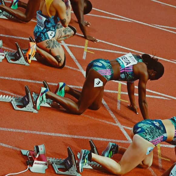 のインスタグラム：「A solid run 11.07 🥈 last night in the 100m in Lausanne 😀🇨🇭💎  Excited to race again tomorrow in Stockholm at the Diamond League, this time in the 200m. ⚡️  Excited, can’t wait! 😈🔥  Let’s goooo 🇸🇪」