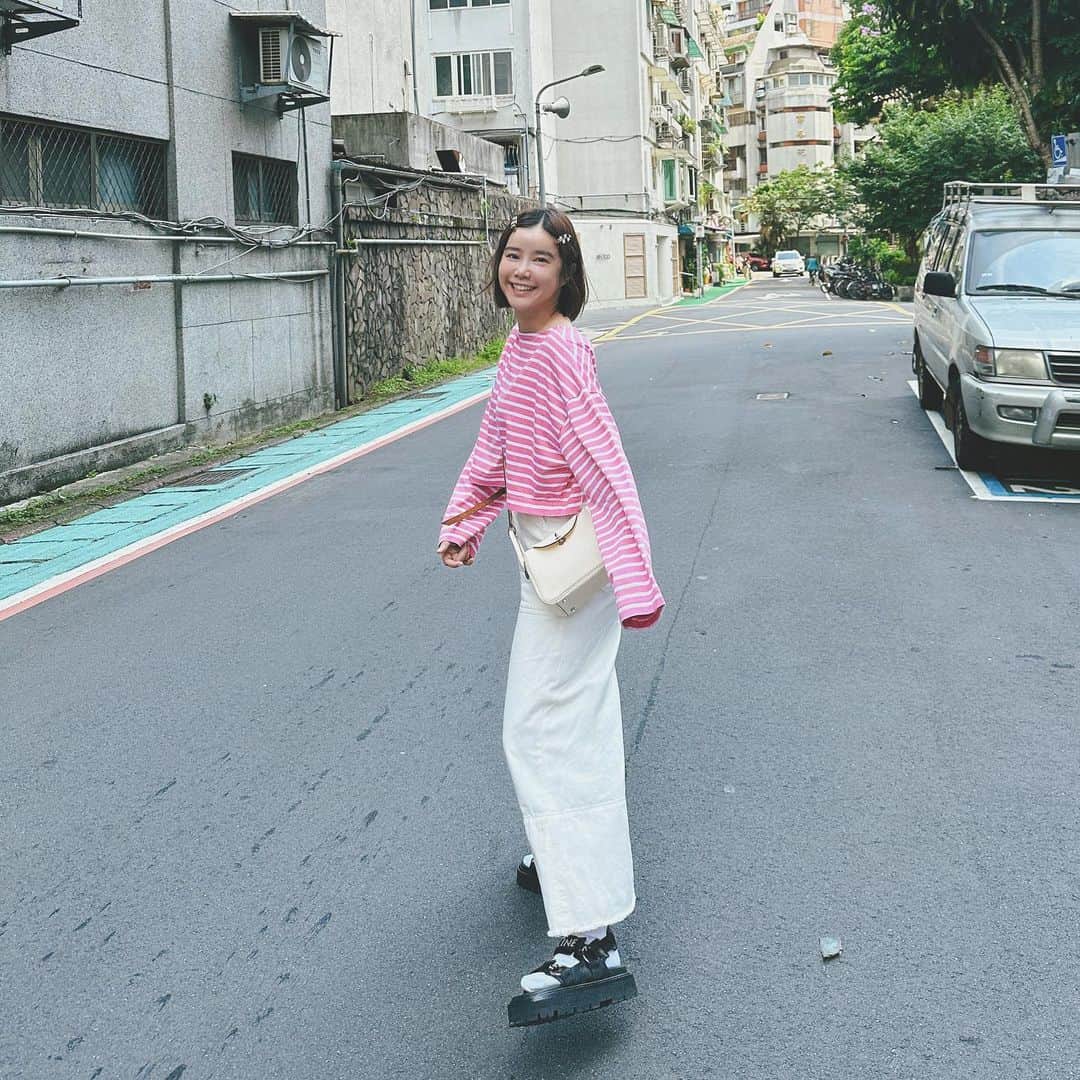 リー・ジャーインのインスタグラム：「七月第一天 💓」