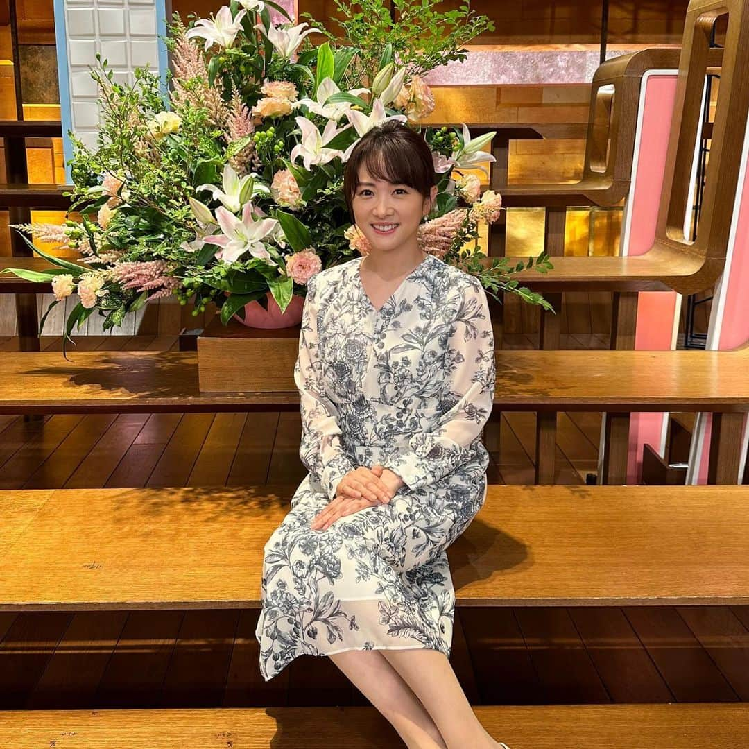 高島彩さんのインスタグラム写真 - (高島彩Instagram)「2023年7月1日 #サタデーステーション 本日もご覧いただきありがとうございました。  ヘアメイク @h.m.s.mika   ワンピース @paulstuartjapan  #別れの季節 #寂しい #感謝ばかり  絶対、また一緒に仕事しましょう！！」7月1日 22時45分 - aya.takashima_official_2021