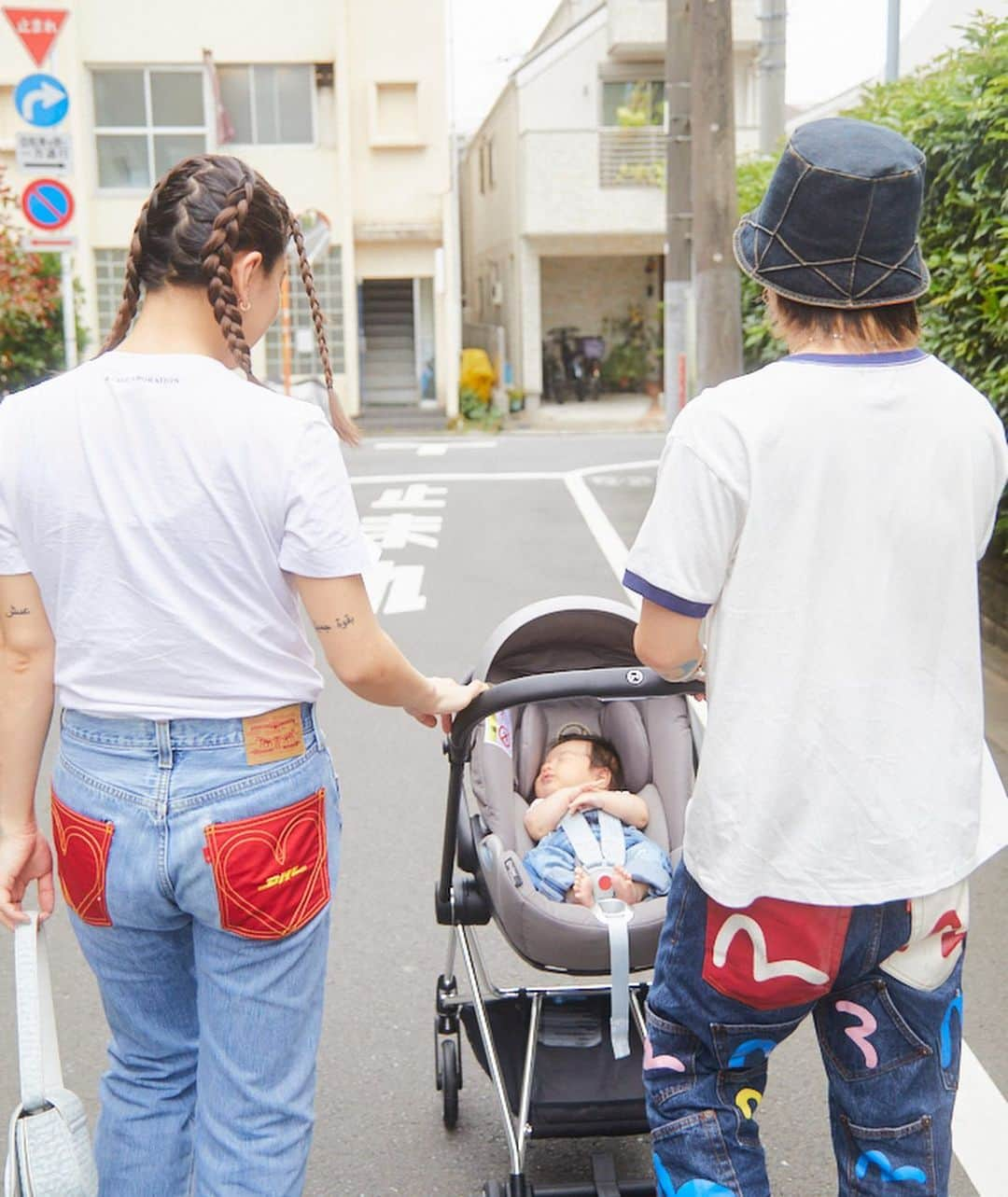 武部柚那さんのインスタグラム写真 - (武部柚那Instagram)「質問よくきてたベビーカーは @cybex_japan です😌🥰 このCloud Z i-Sizeは外してそのままチャイルドシートにもなるのっ! 一歳ちょいまでしか使えないから今はこのベビーカーをよく愛用してますっ😉🥰 寝ててもそのまま起こさず移動できるから楽ちん🫶🏻」7月1日 22時50分 - yuzuna839__