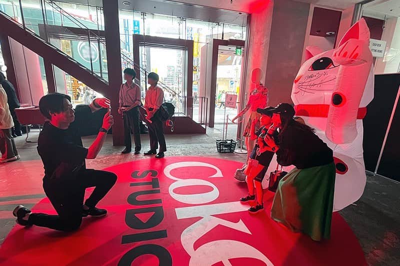 コカ･コーラさんのインスタグラム写真 - (コカ･コーラInstagram)「みなさん、Coke STUDIOギャラリーにご来場ありがとうございました！ 🥤🫶   この夏のCoke STUDIOはまだまだ終わらないですよ🔥 最高の音楽体験をみなさんに👊   #CokeSTUDIO最前列への招待状 #CokeStudio #RealMagic」7月2日 12時00分 - cocacola_japan
